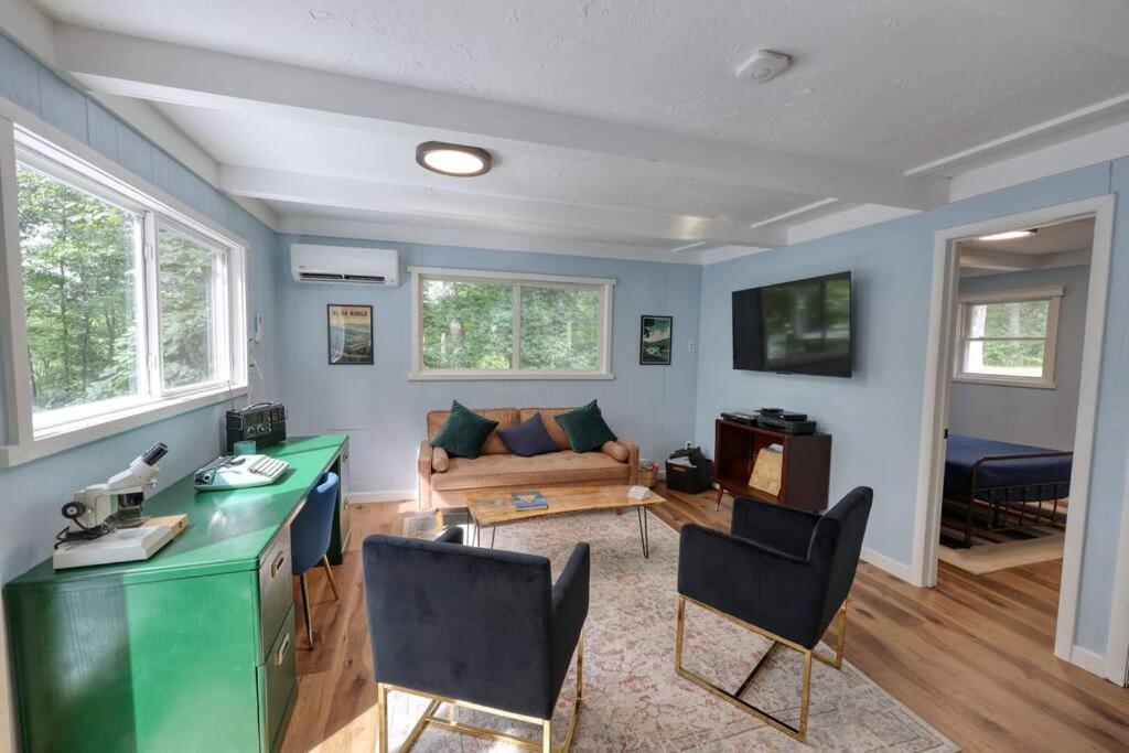 Two-Bedroom House photo 3