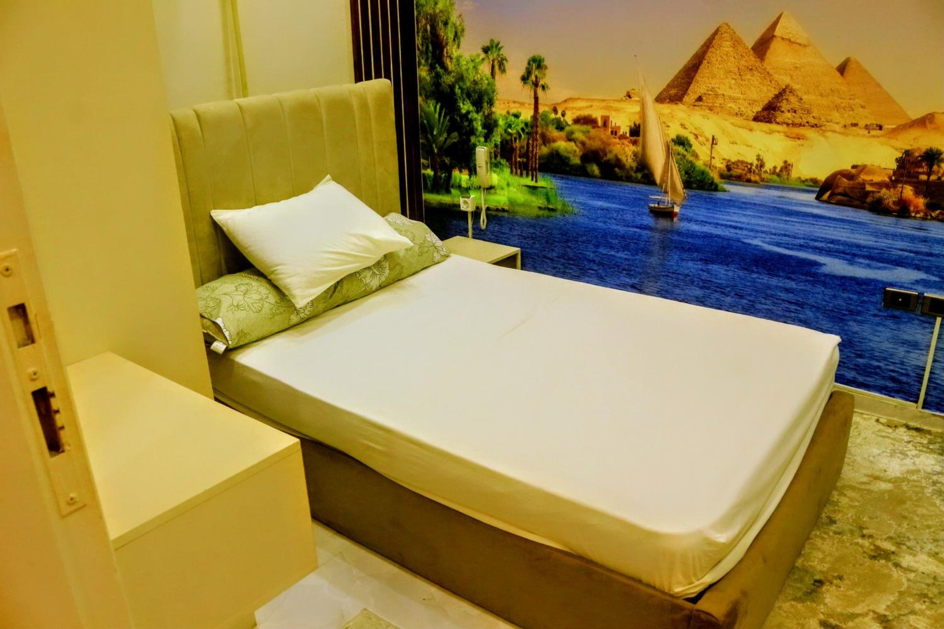 Single Room With Private Bathroom photo 2