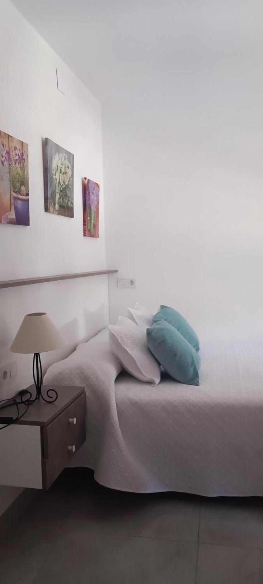 One-Bedroom Apartment with Sea View and Terrace photo 3