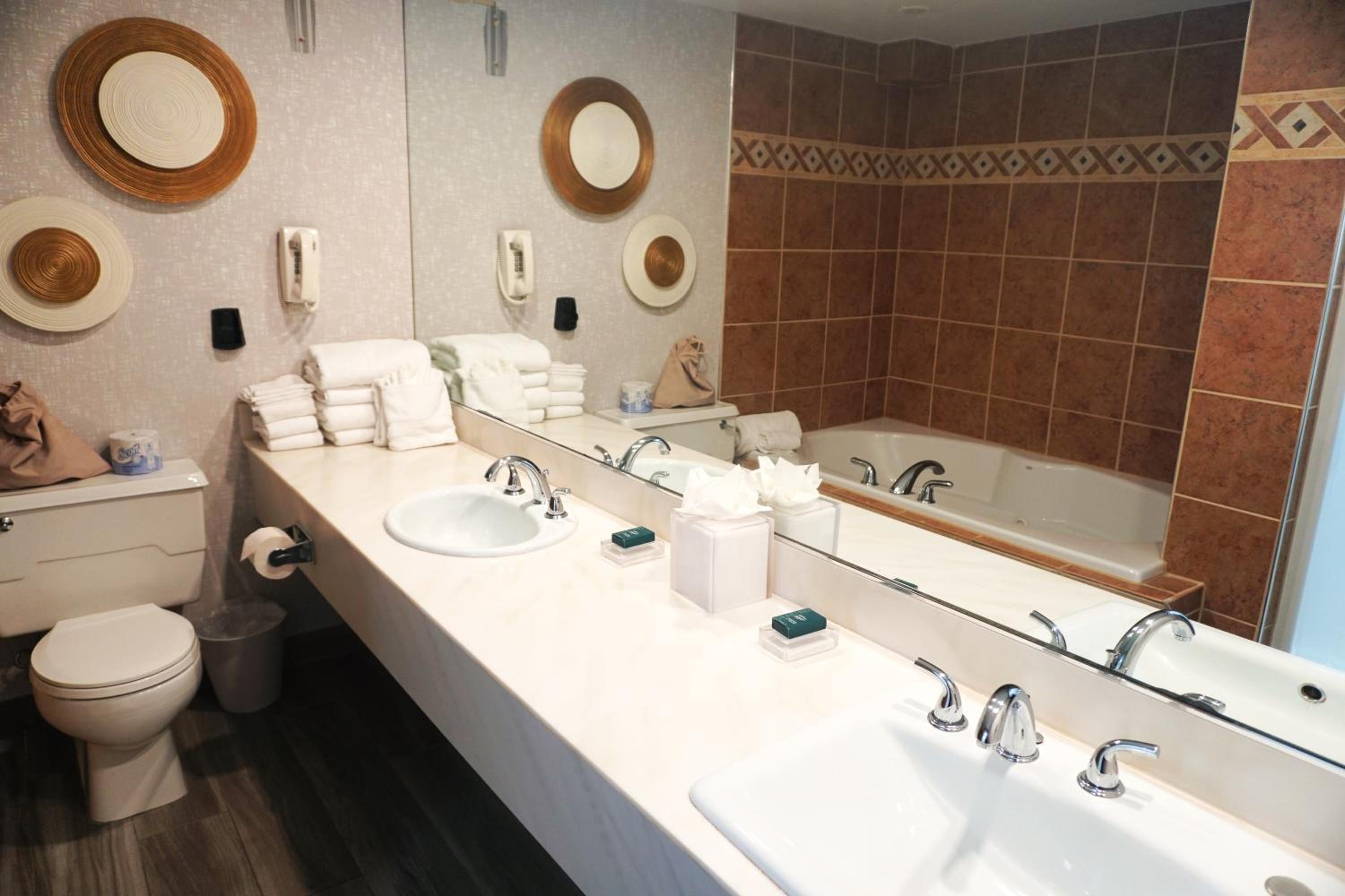 Junior Suite with Jetted Tub - Photo 3