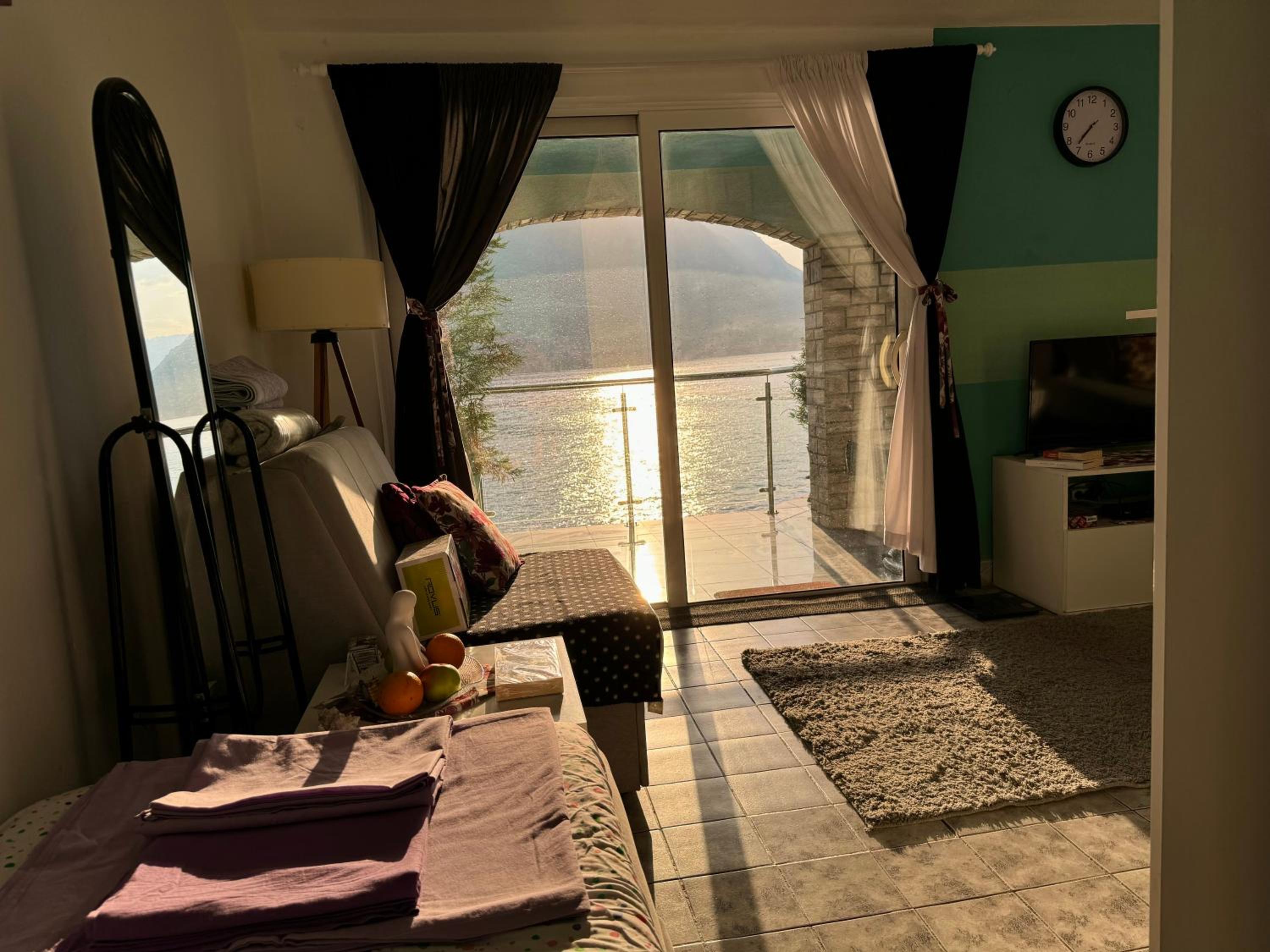Studio Apartment with Sea View photo 1