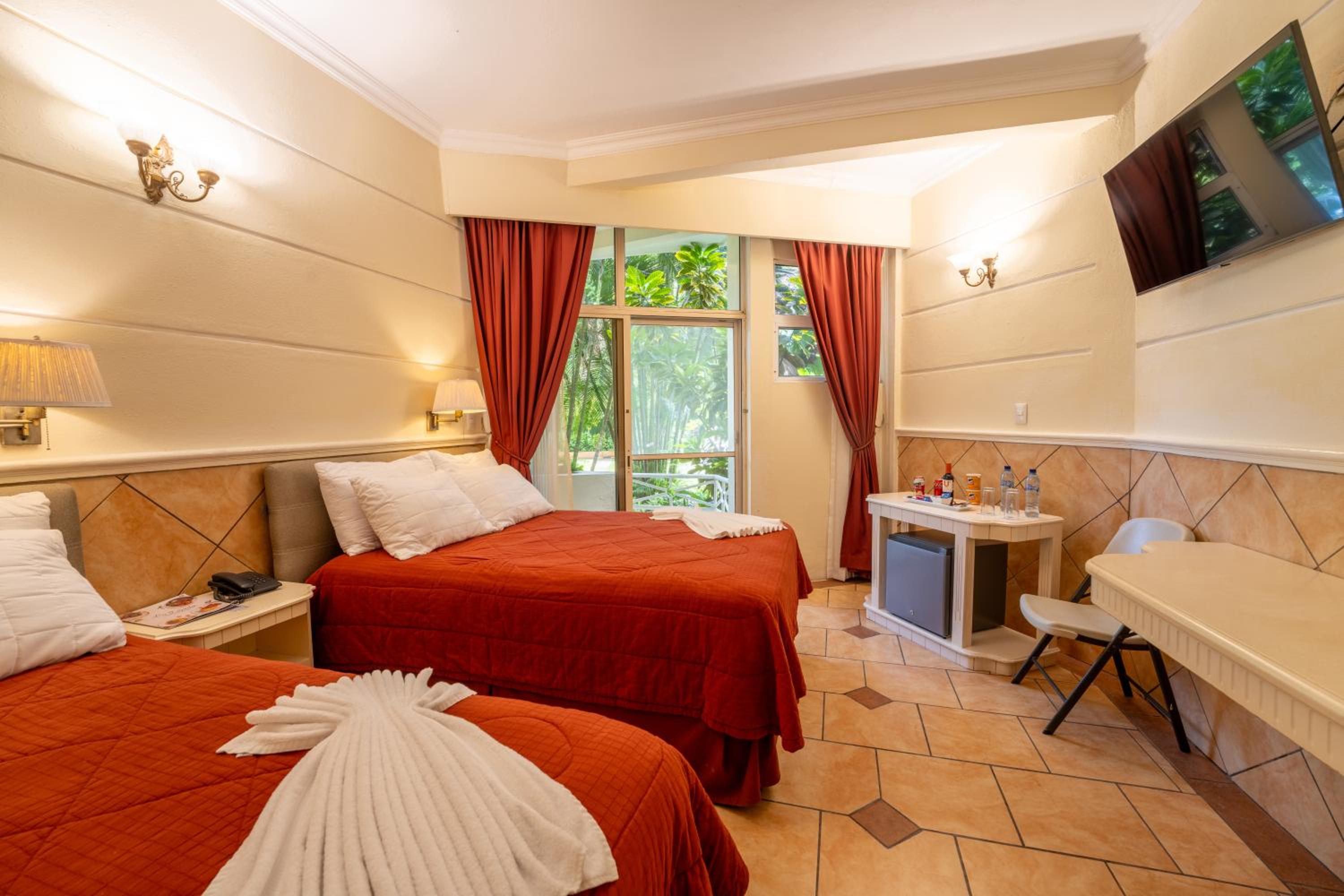 Deluxe Double or Twin Room with Balcony photo 1