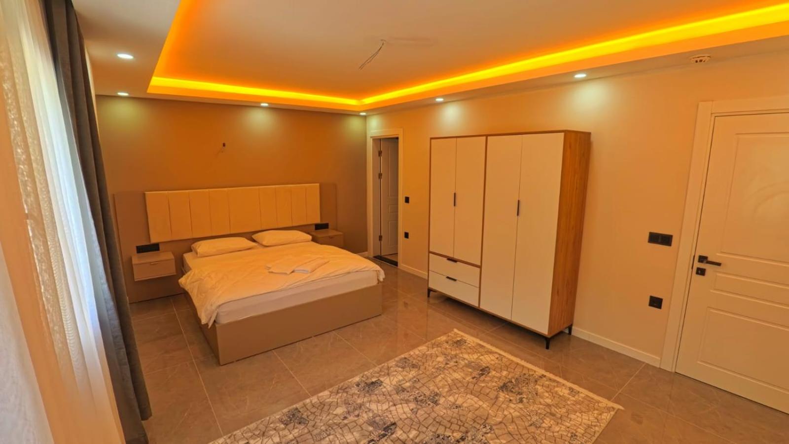 Family Two-Bedroom Apartment with View photo 3