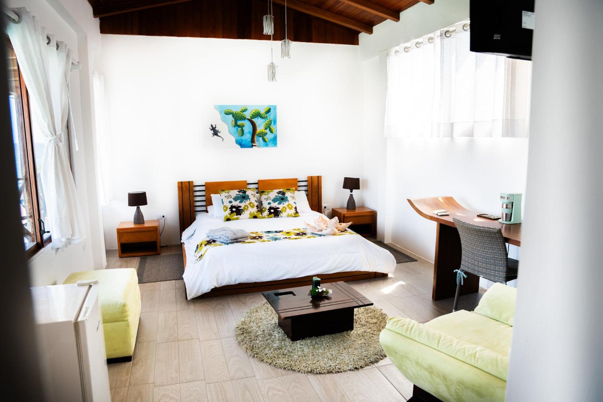 Deluxe Double Room With Side Sea View