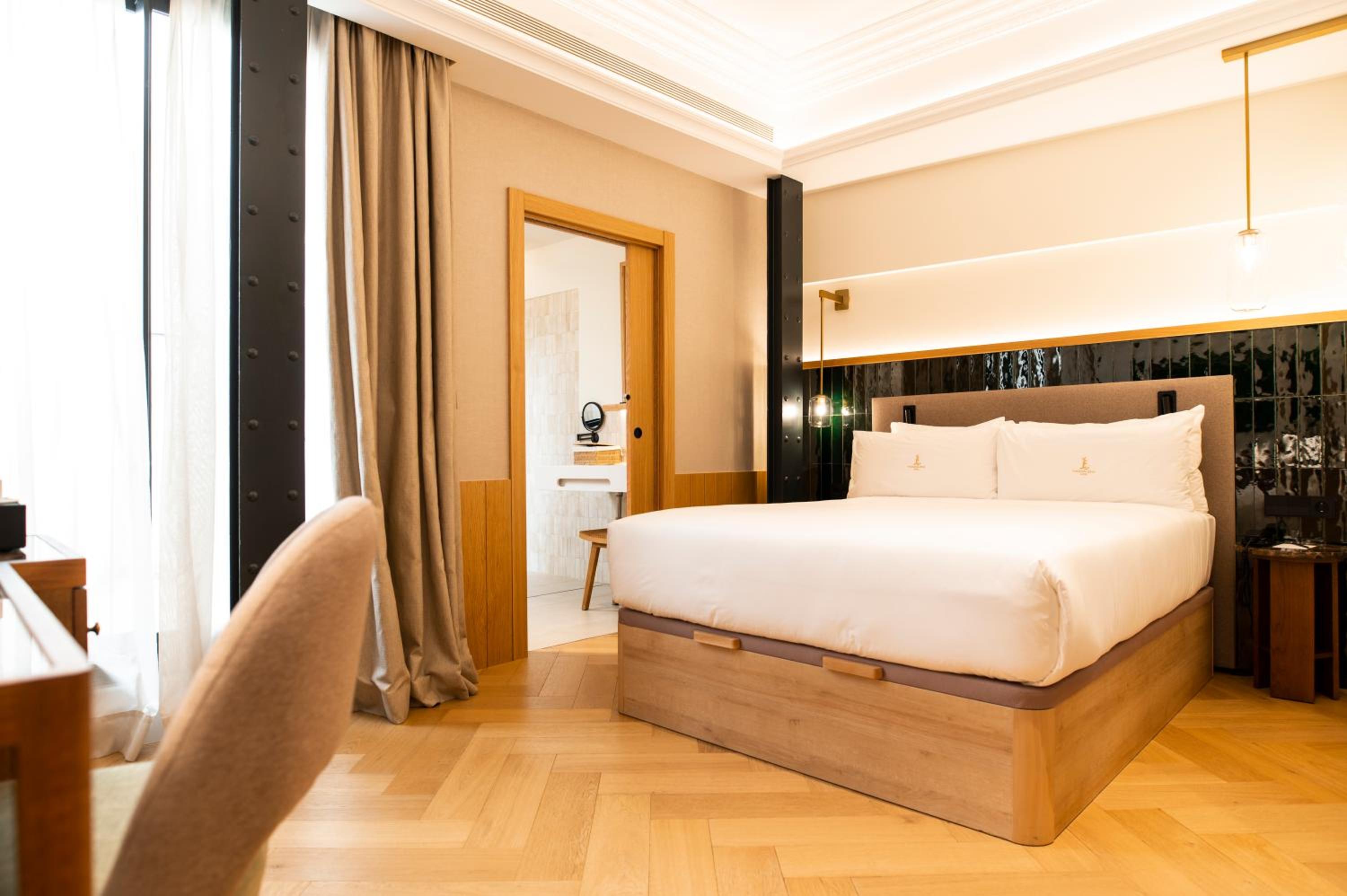 Basic Economic Double Room - Photo 9