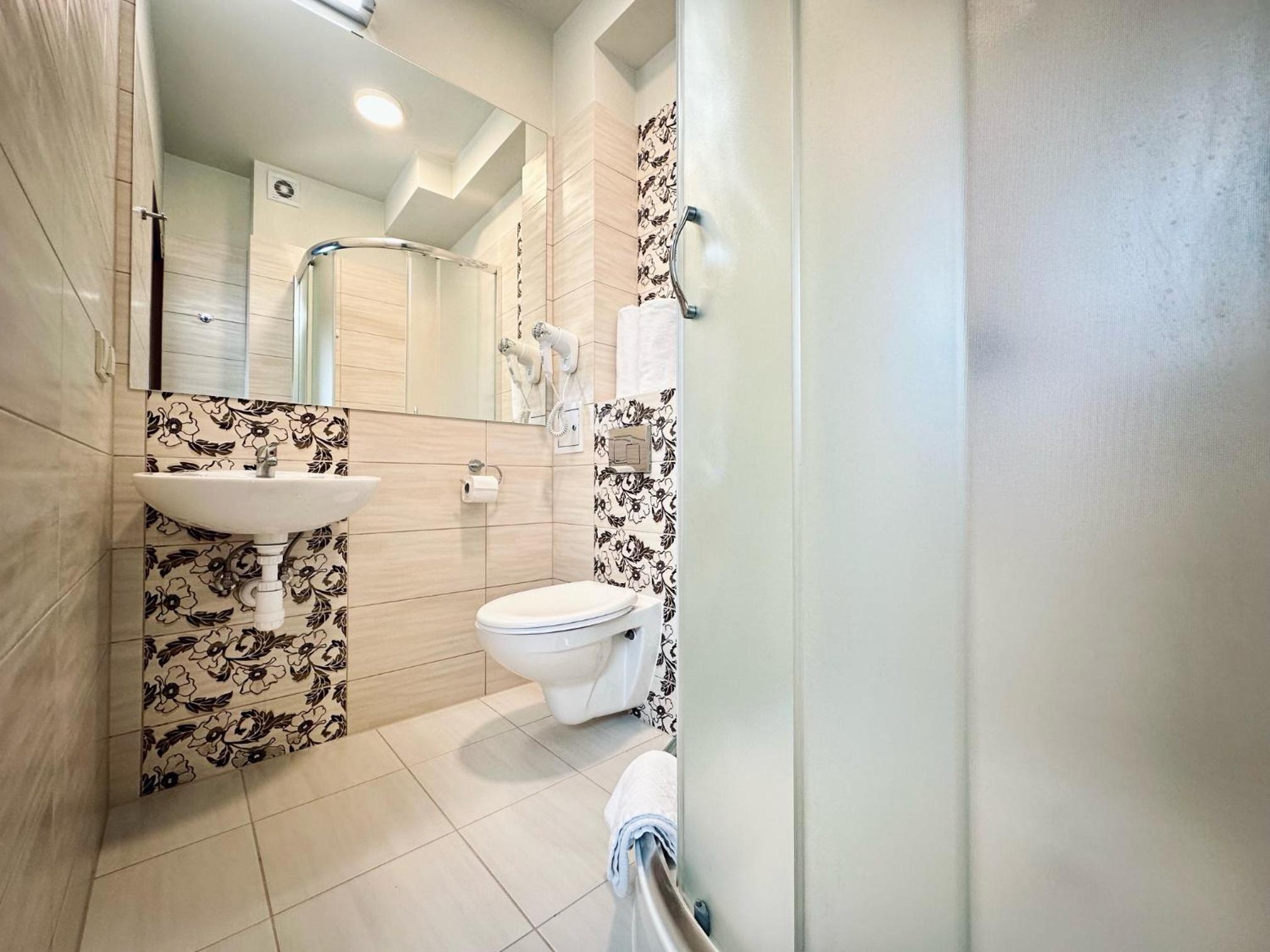 Standard Triple Room photo 3
