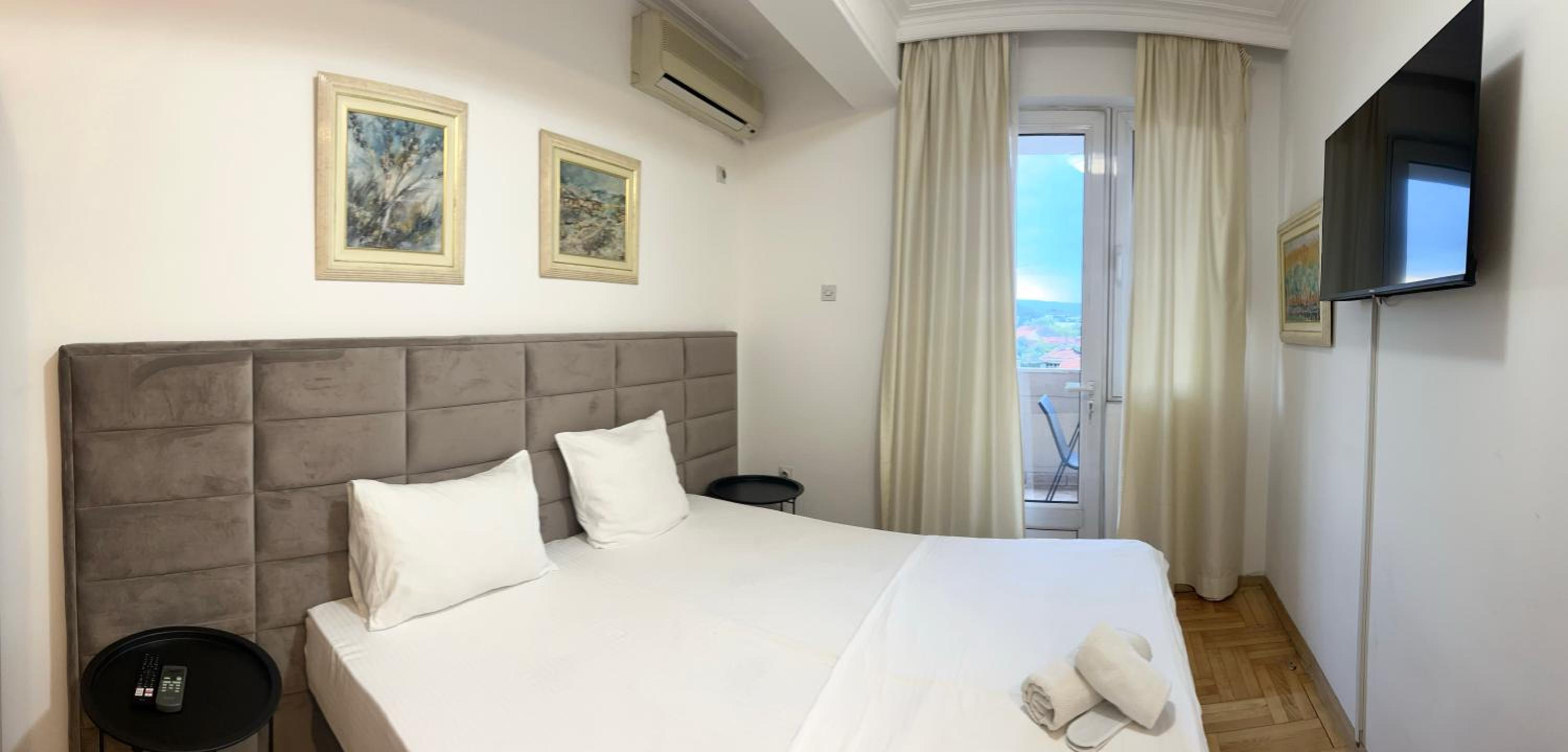 Double Room - Photo 5