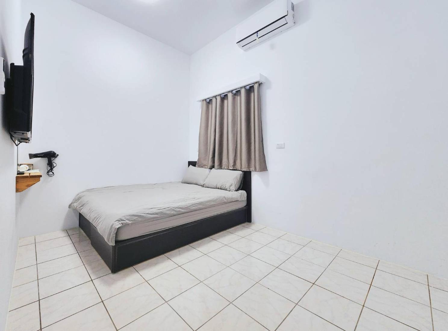 Double Room with Private Bathroom photo 1