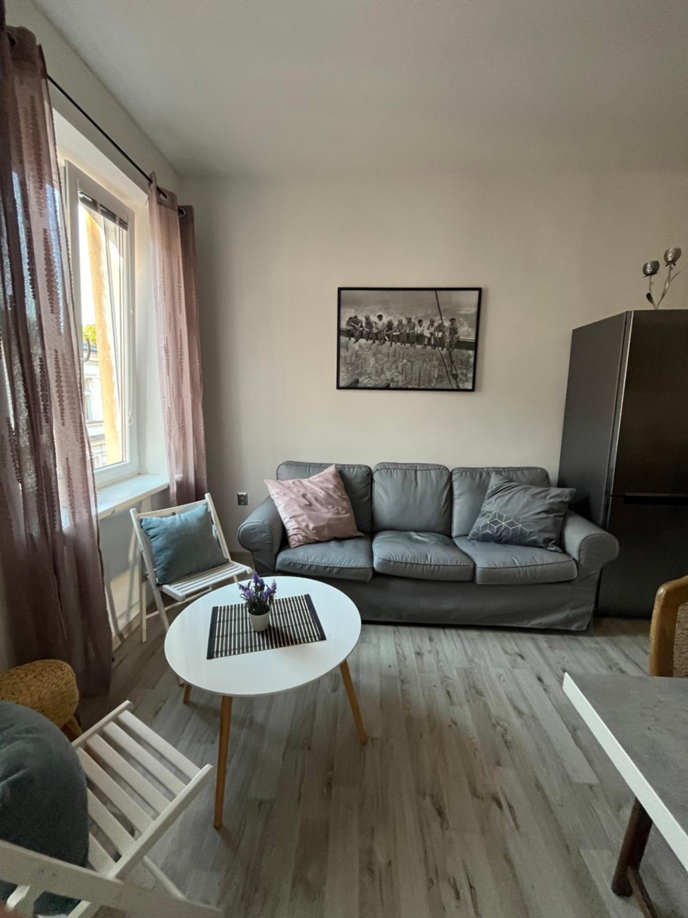 One-Bedroom Superior Apartment - Photo 3