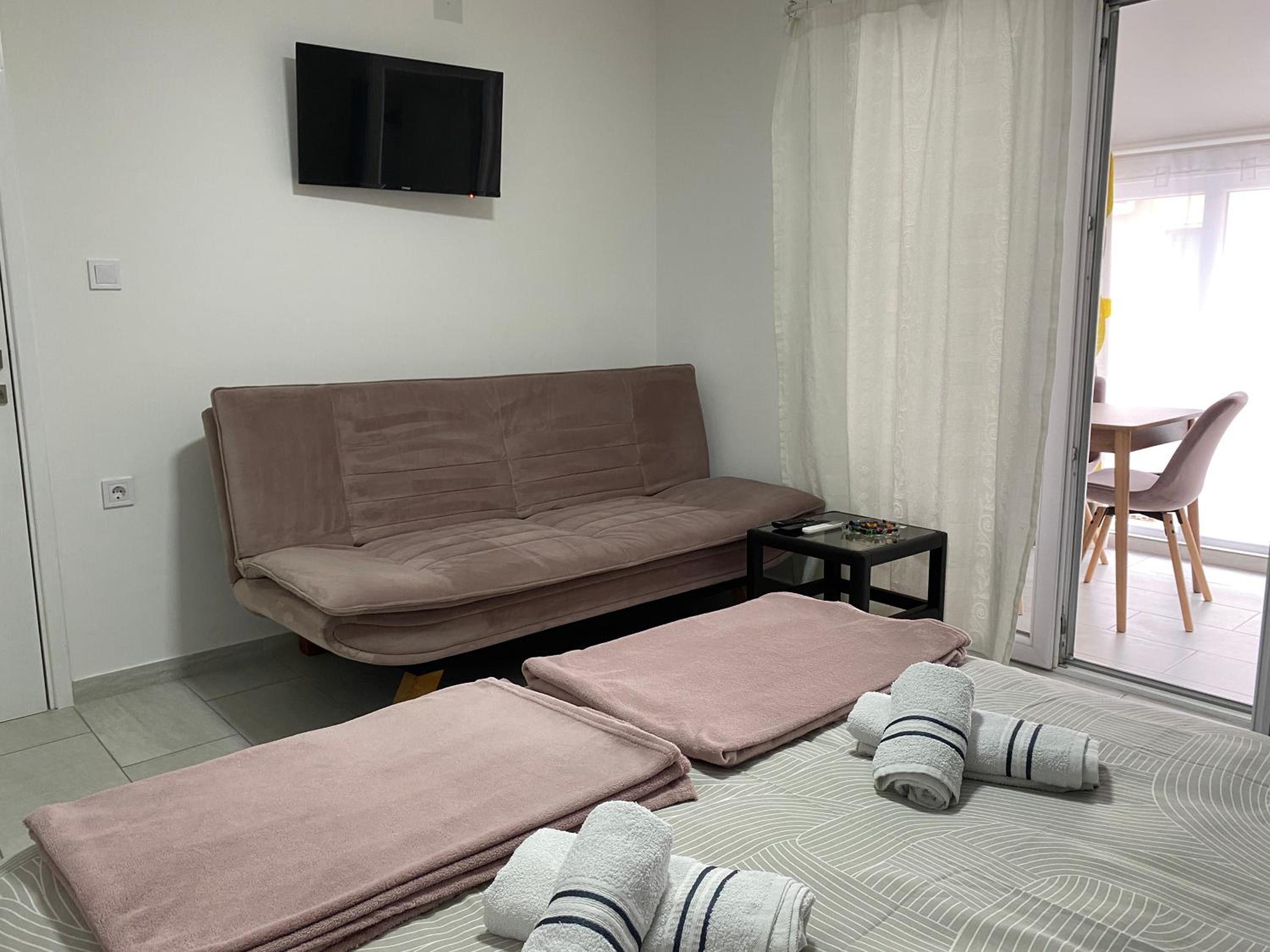 Studio With Sofa Bed photo 3