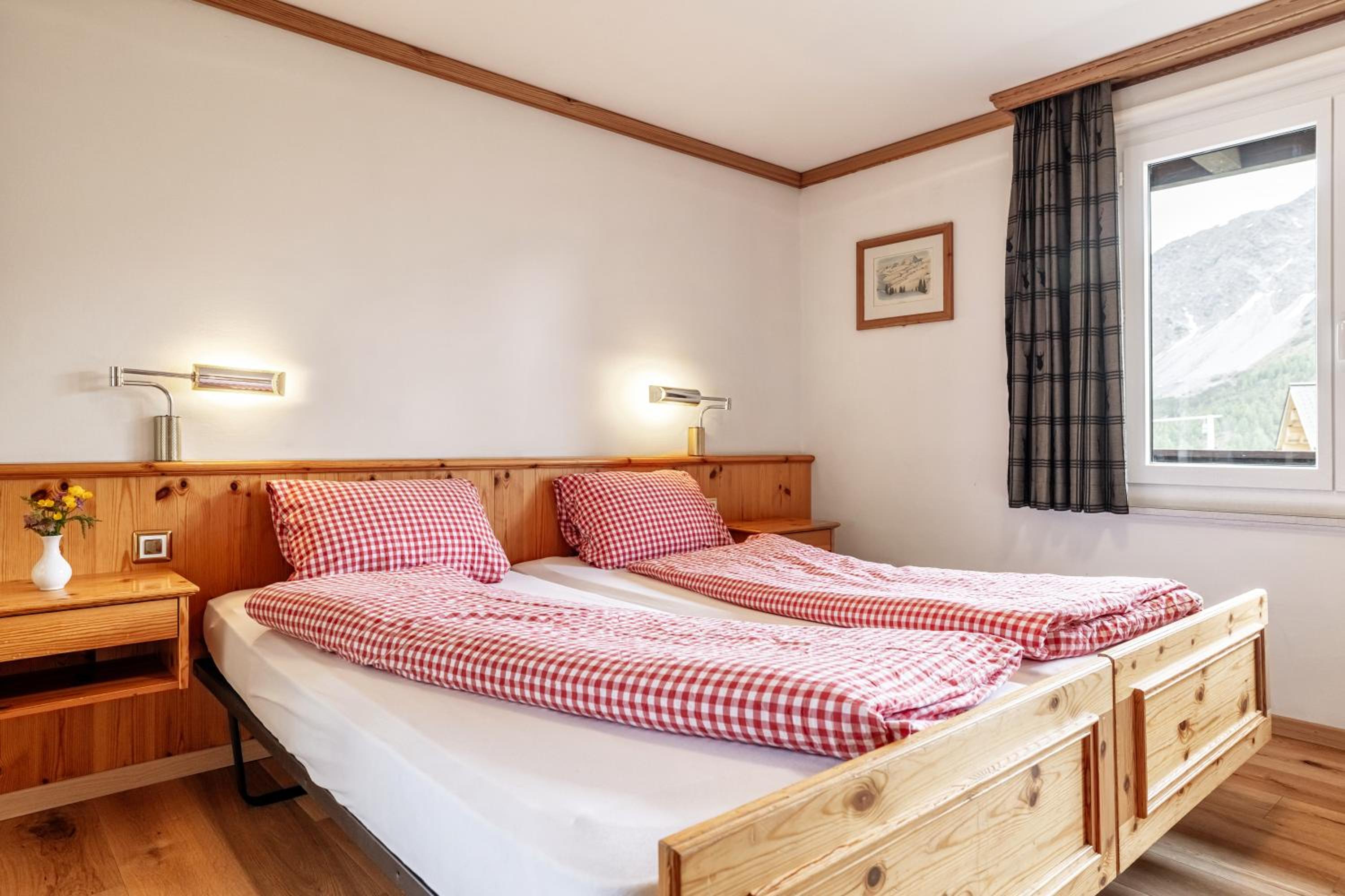 Double Room with Balcony - Photo 4