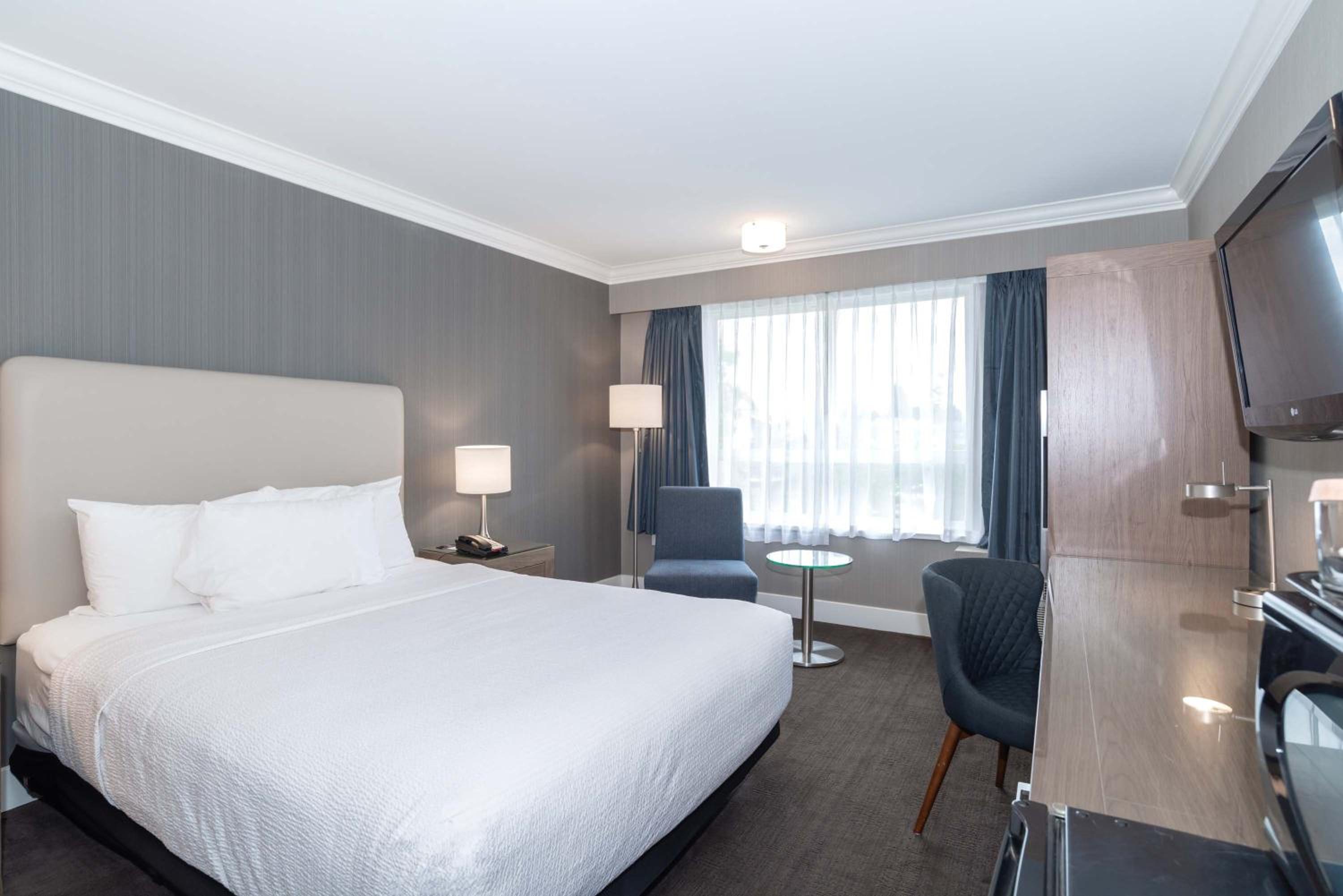 Standard Room, 1 Queen Bed - Photo 1