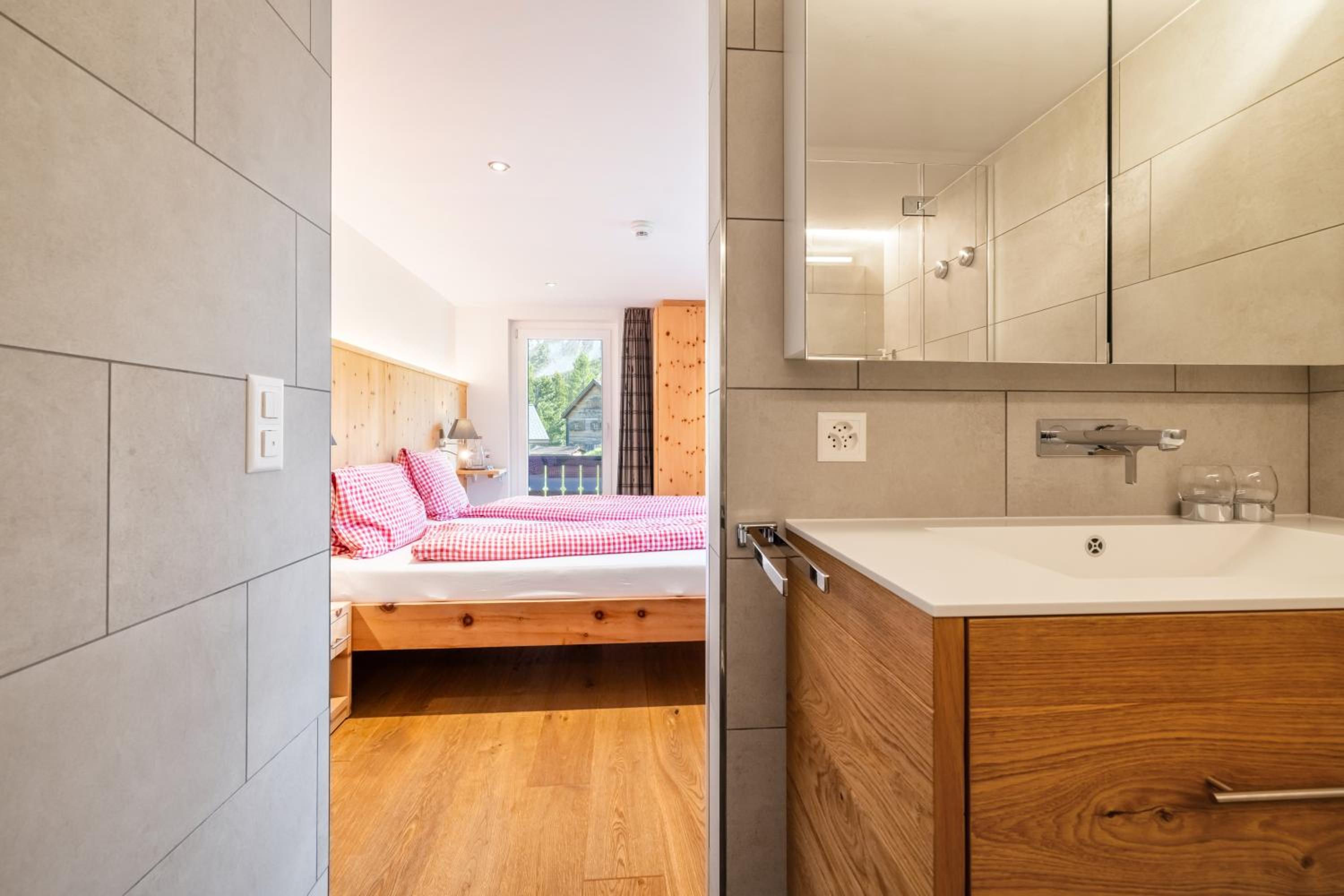 Small Double Room - Photo 4