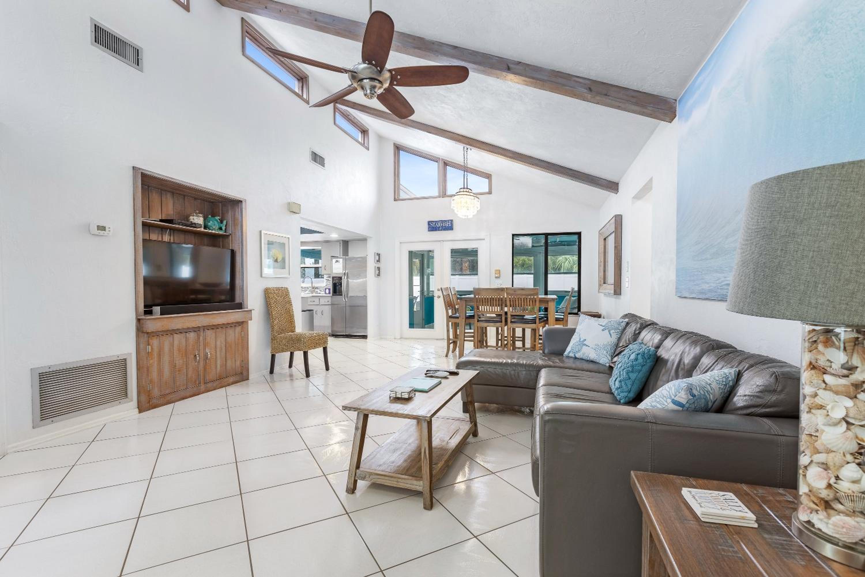 Three-Bedroom House photo 1