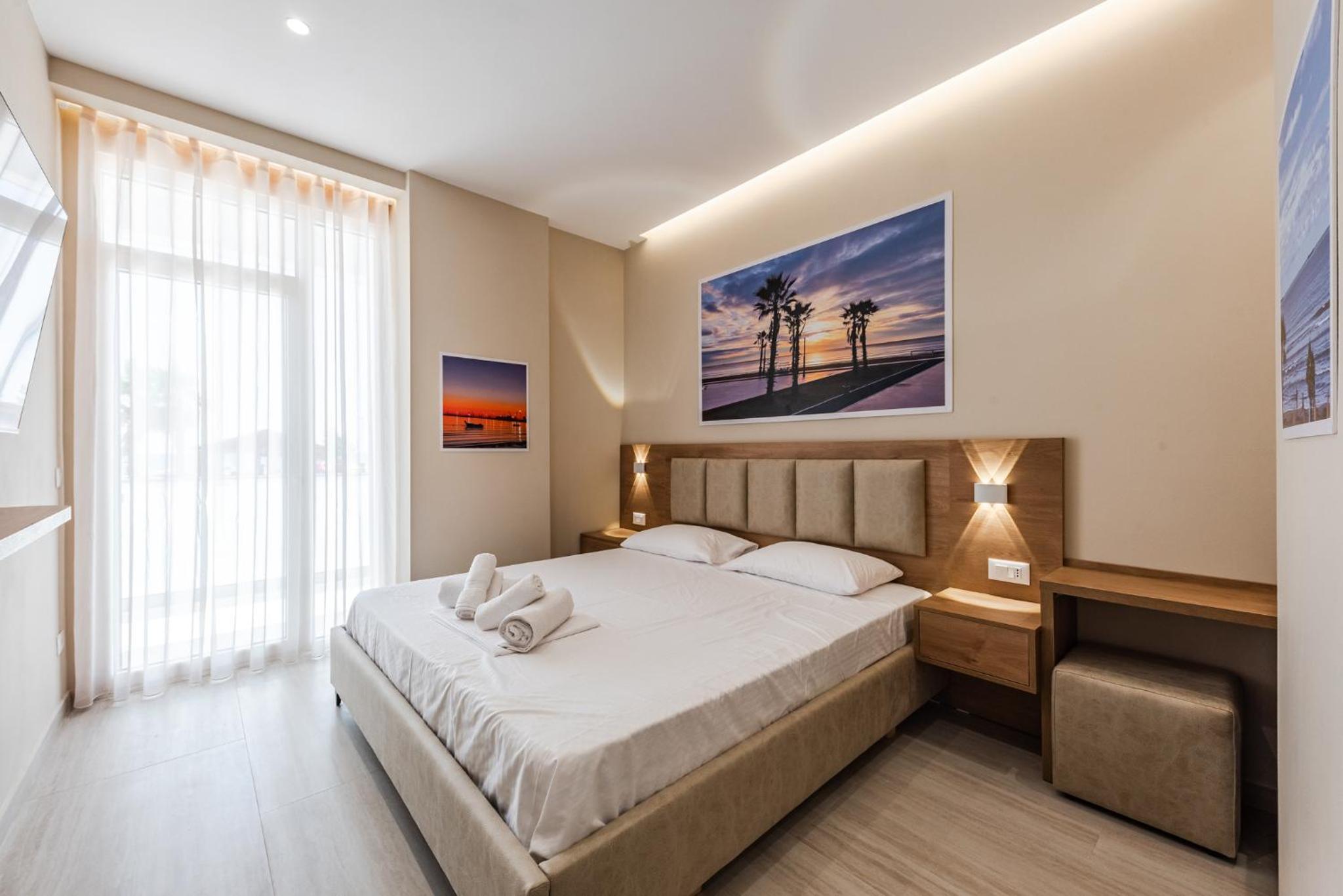Deluxe Suite with Sea View