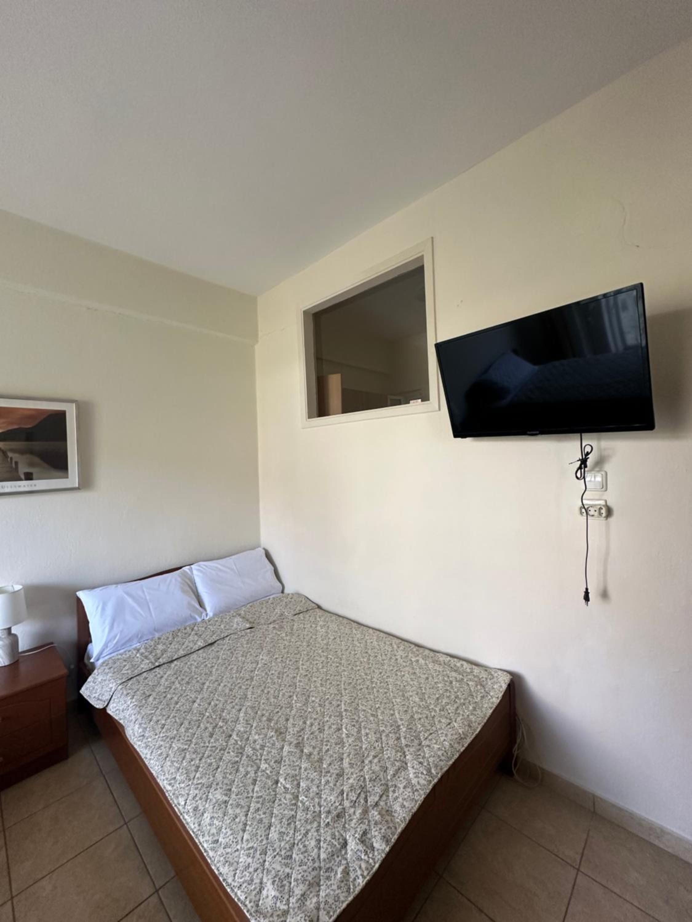 One-Bedroom Apartment with Sea View and Balcony