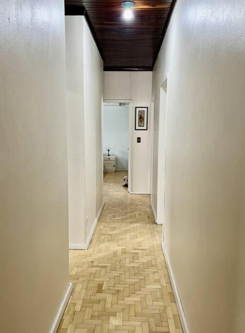 Six-Bedroom House photo 1