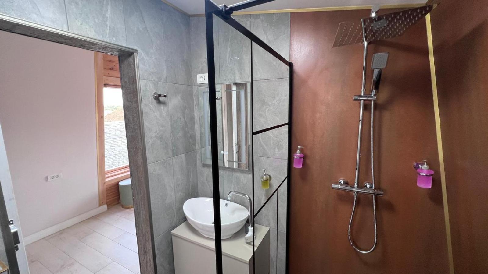 One-Bedroom Chalet photo 2
