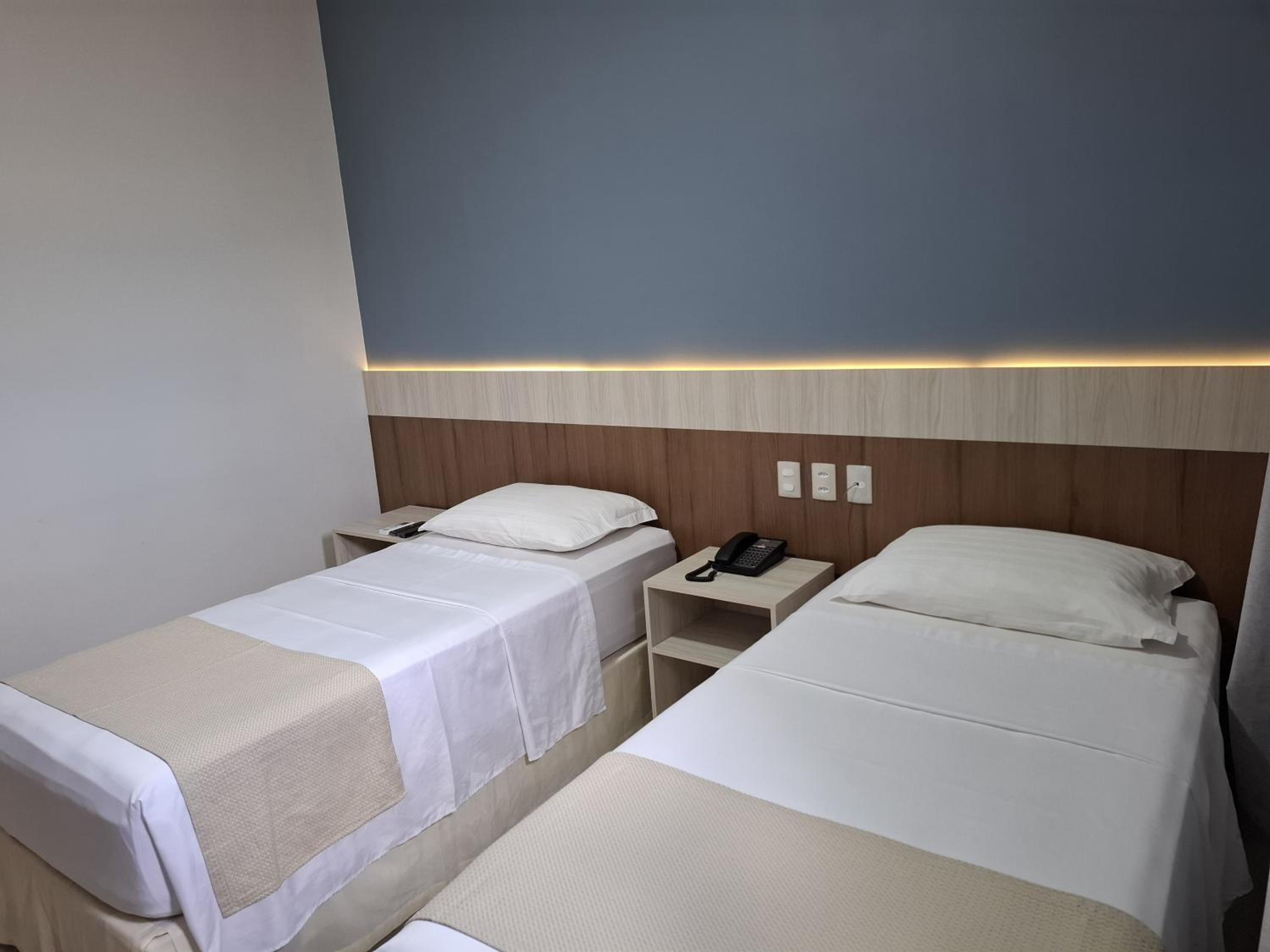Standard Twin Room photo 3