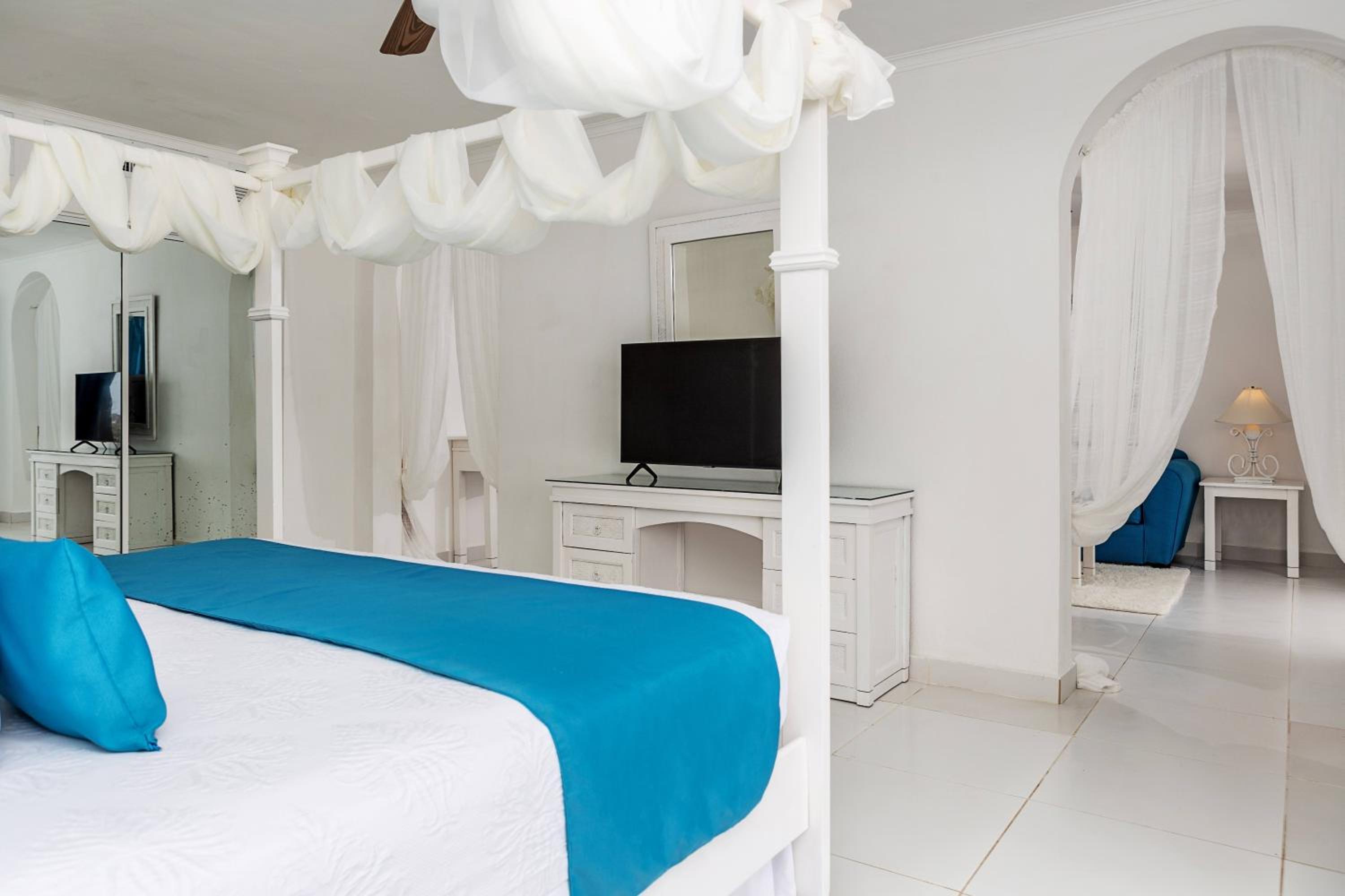 Honeymoon Suite