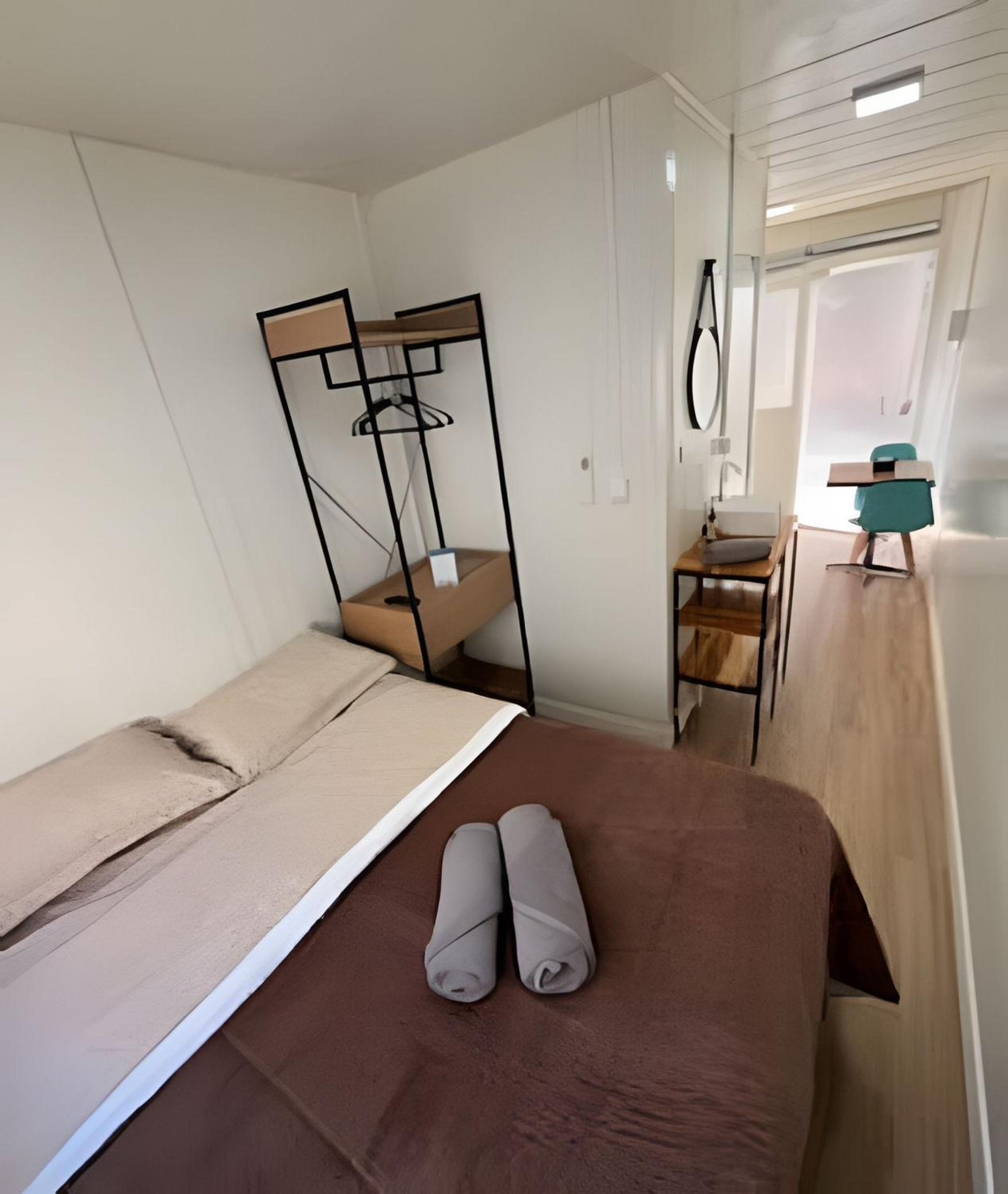 Studio Apartment photo 2