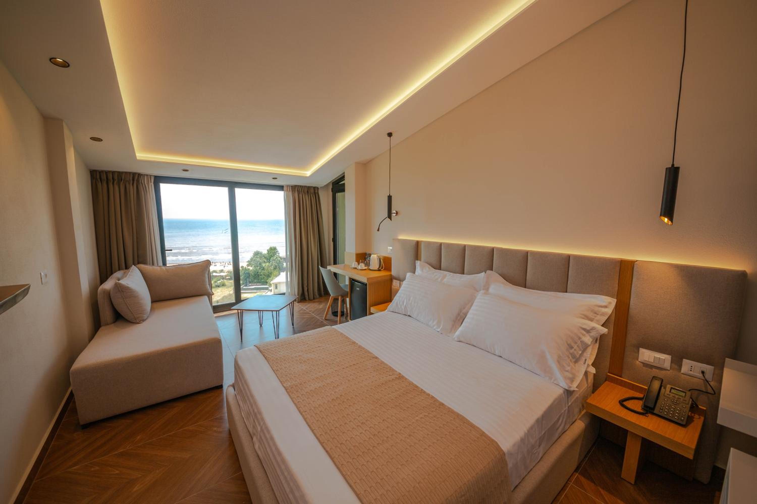 Superior Double Room with Balcony and Sea View