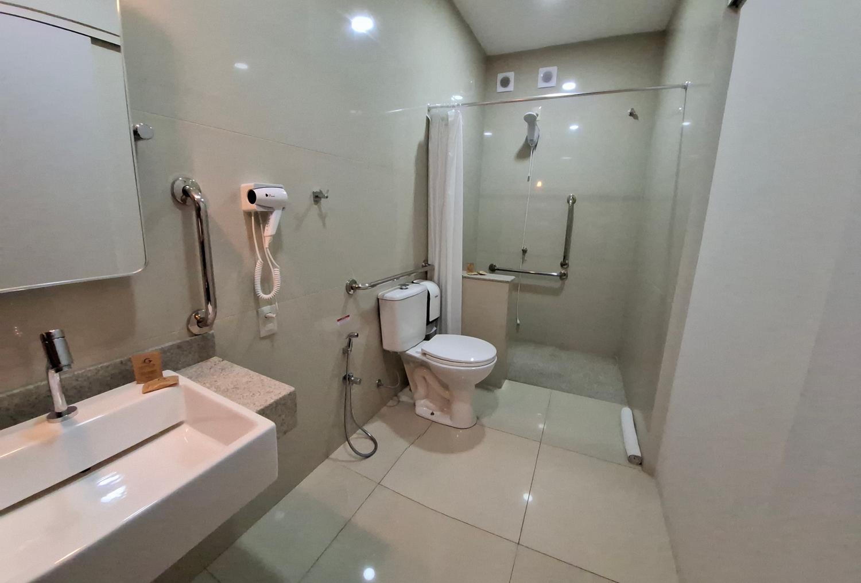 Double Room - Disability Access photo 3
