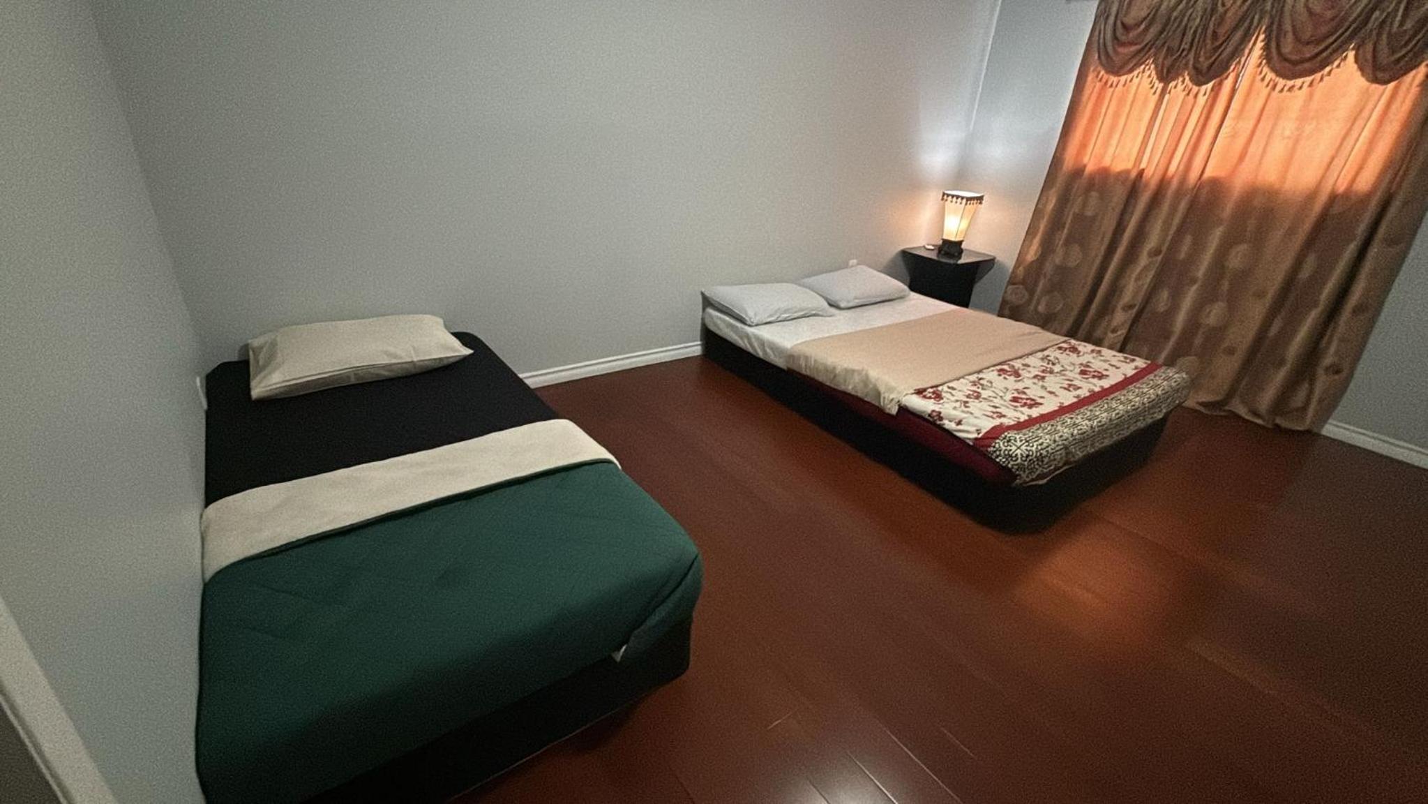 Economy Triple Room photo 2