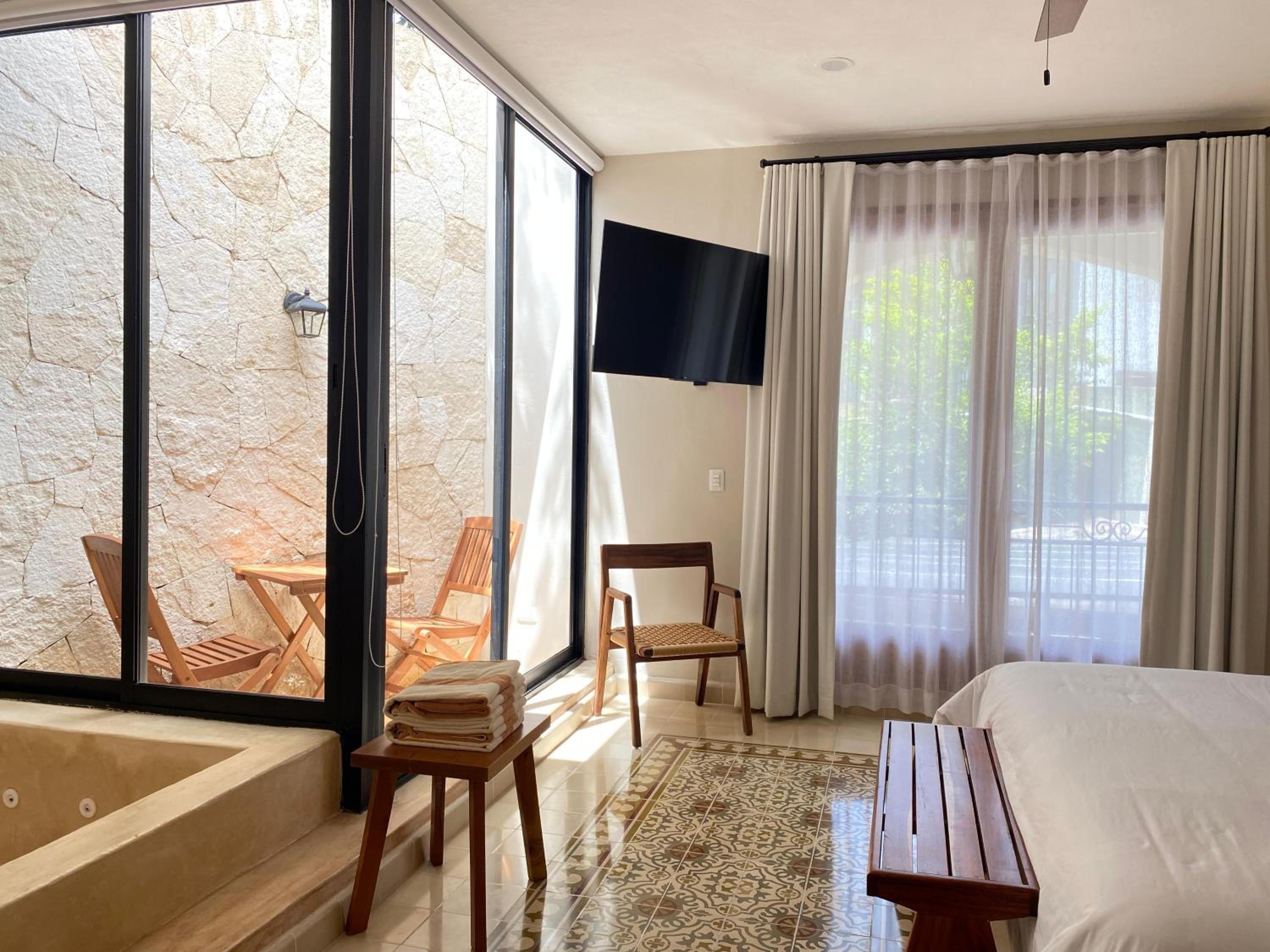 Deluxe Double Room with Bath photo 1