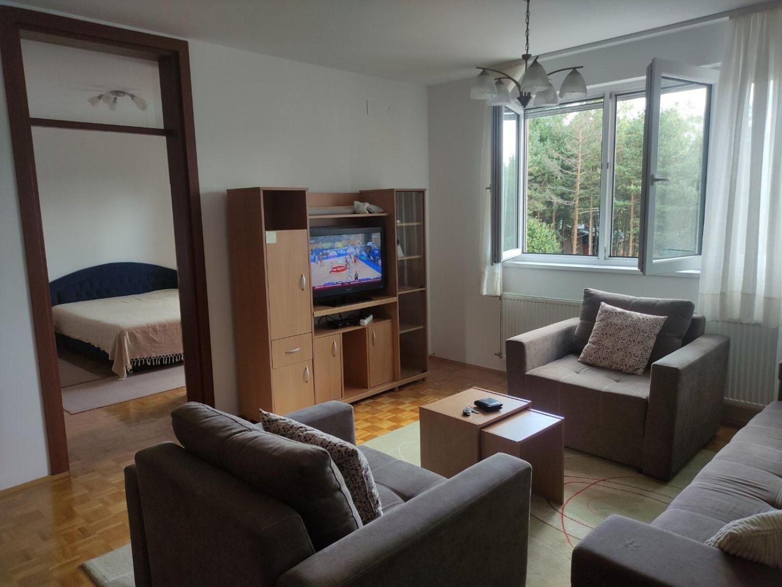 One-Bedroom Apartment photo 1