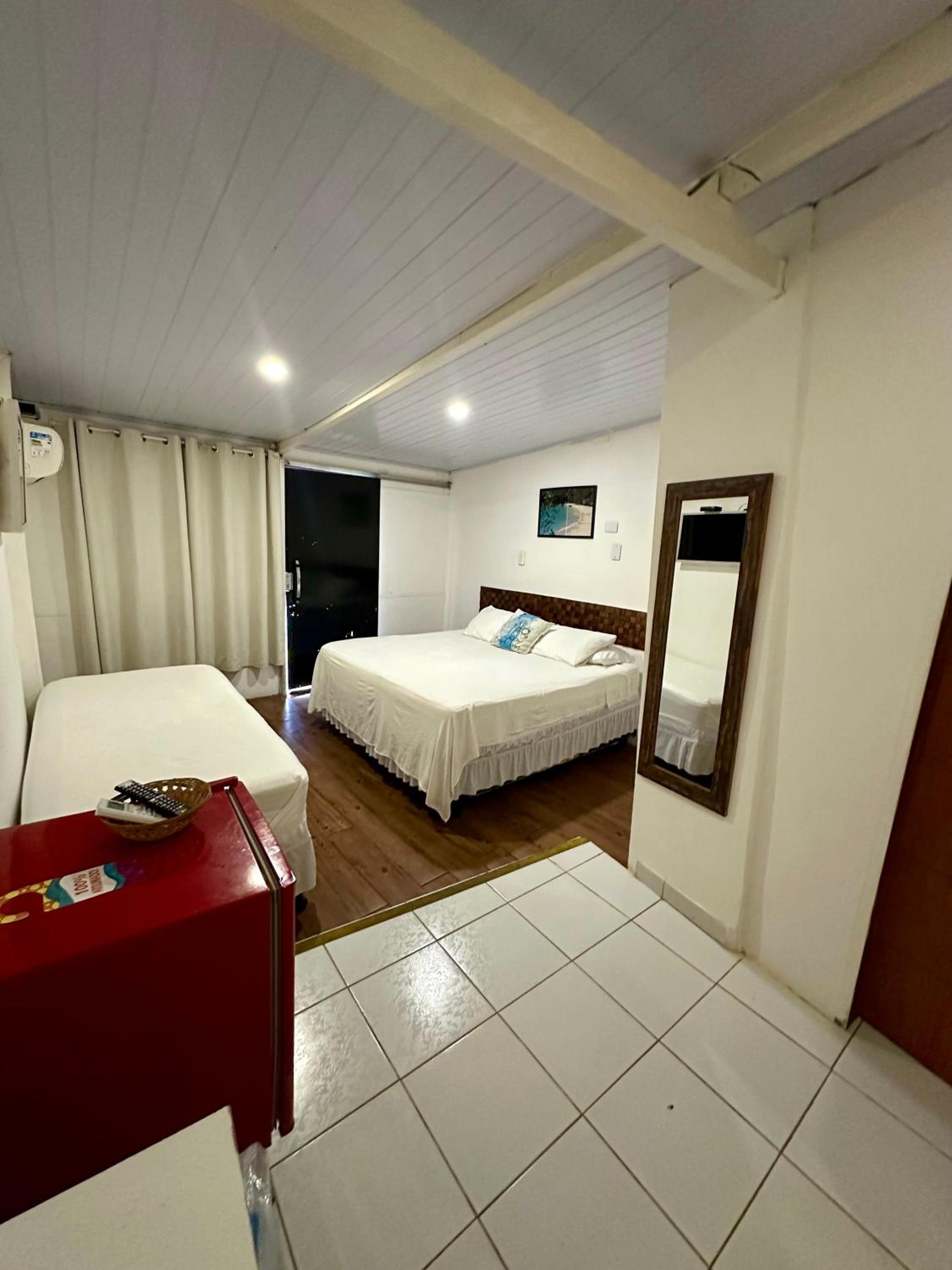 Suite with Balcony - Photo 8