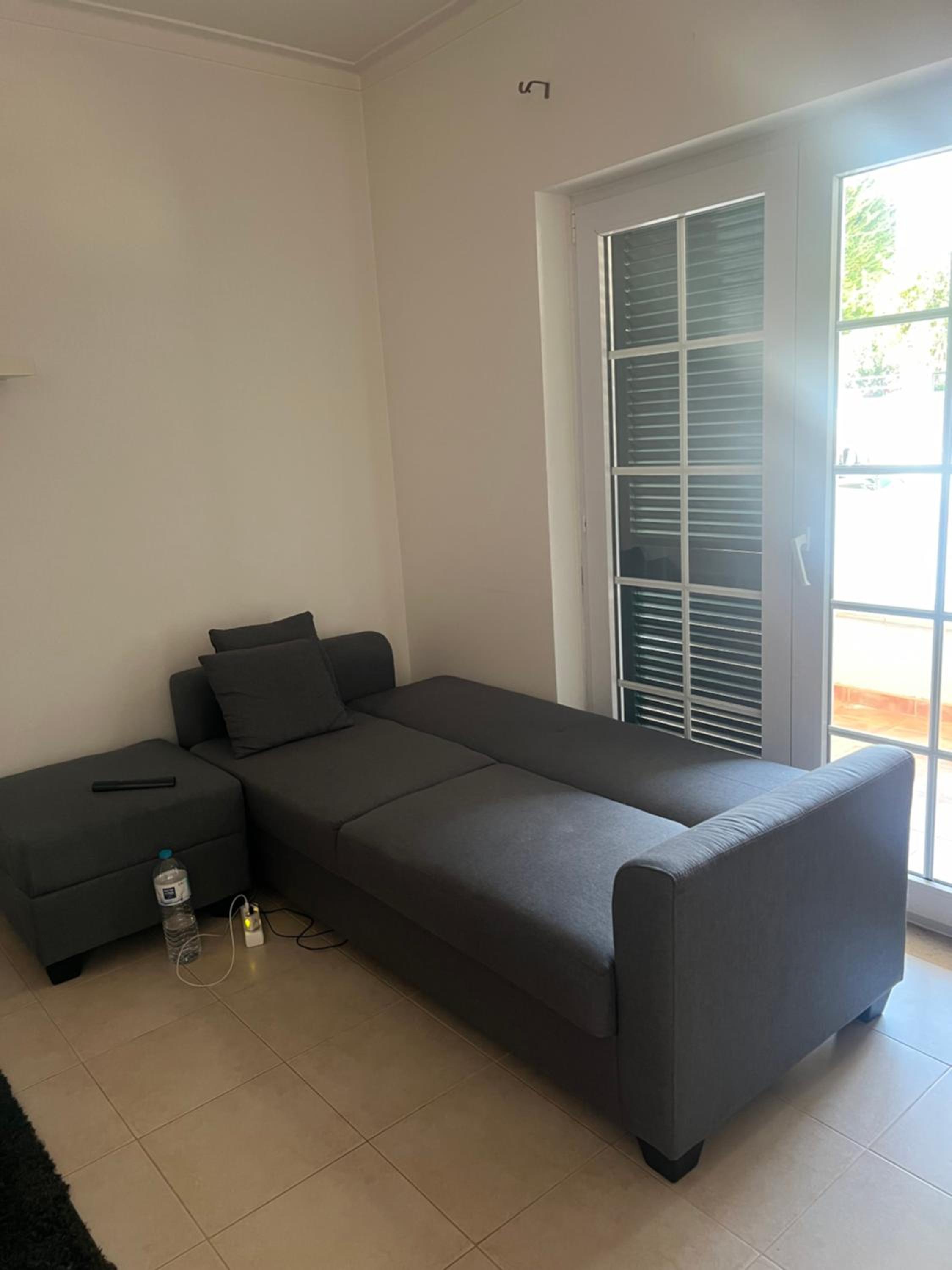 One-Bedroom House photo 1