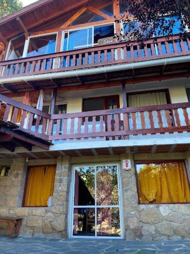 Family Room With Balcony photo 3