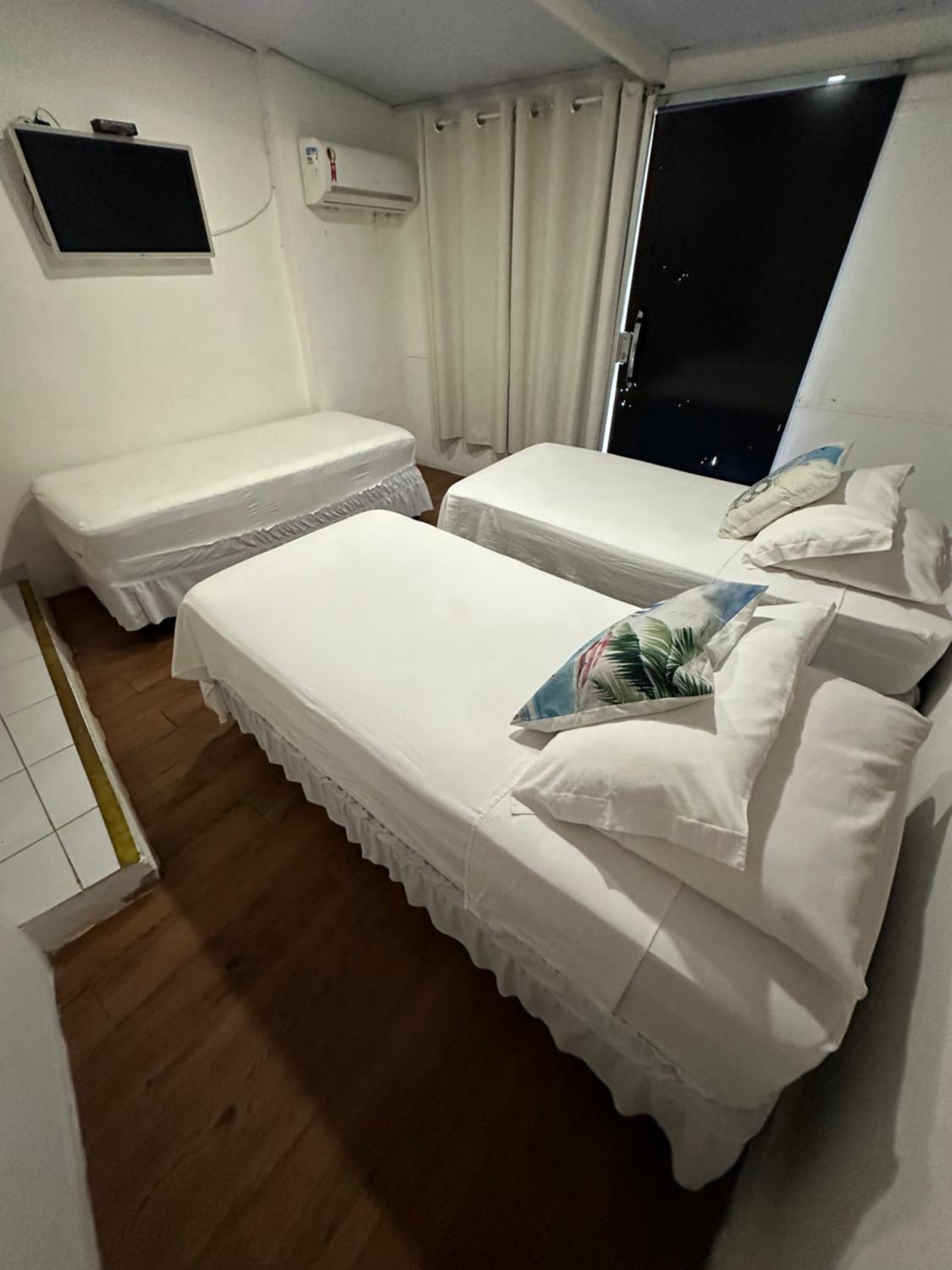 Suite with Balcony - Photo 7