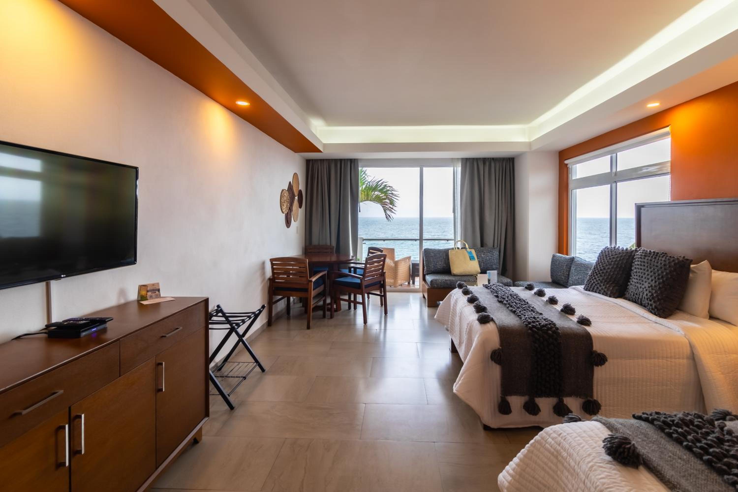 Master Suite Oceanview - Photo 18
