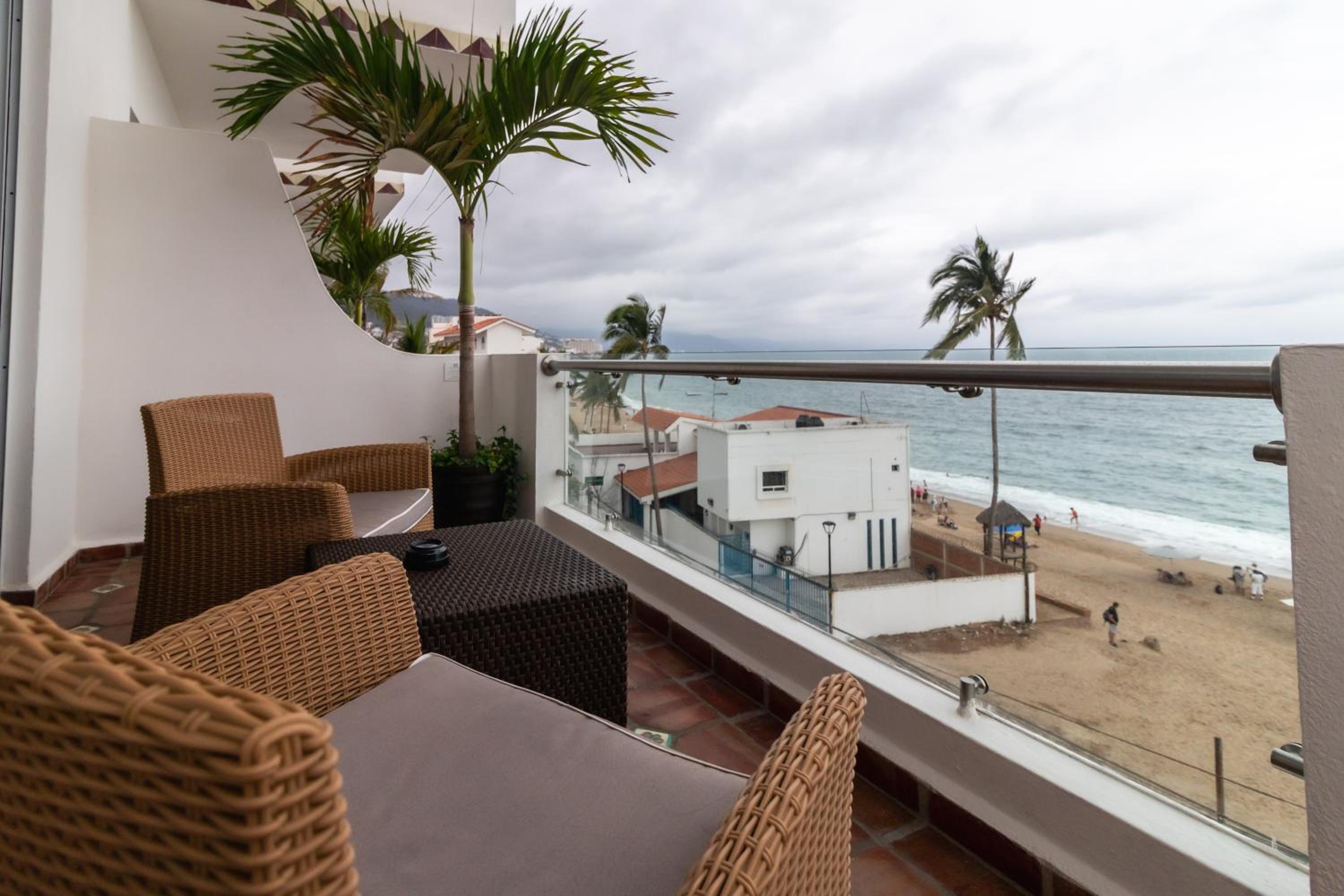 Master Suite Oceanview - Photo 13