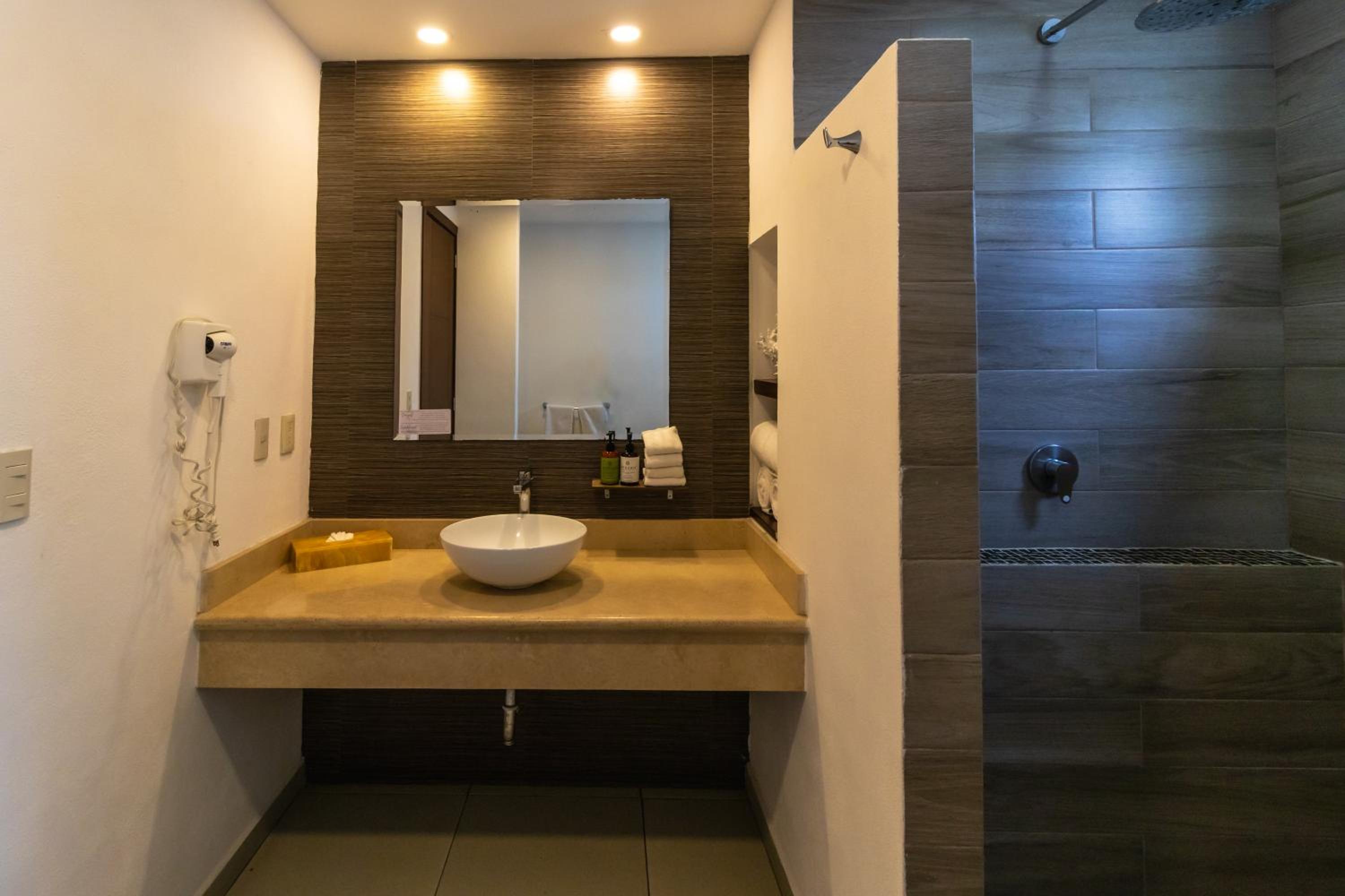 Master Suite Oceanview - Photo 2