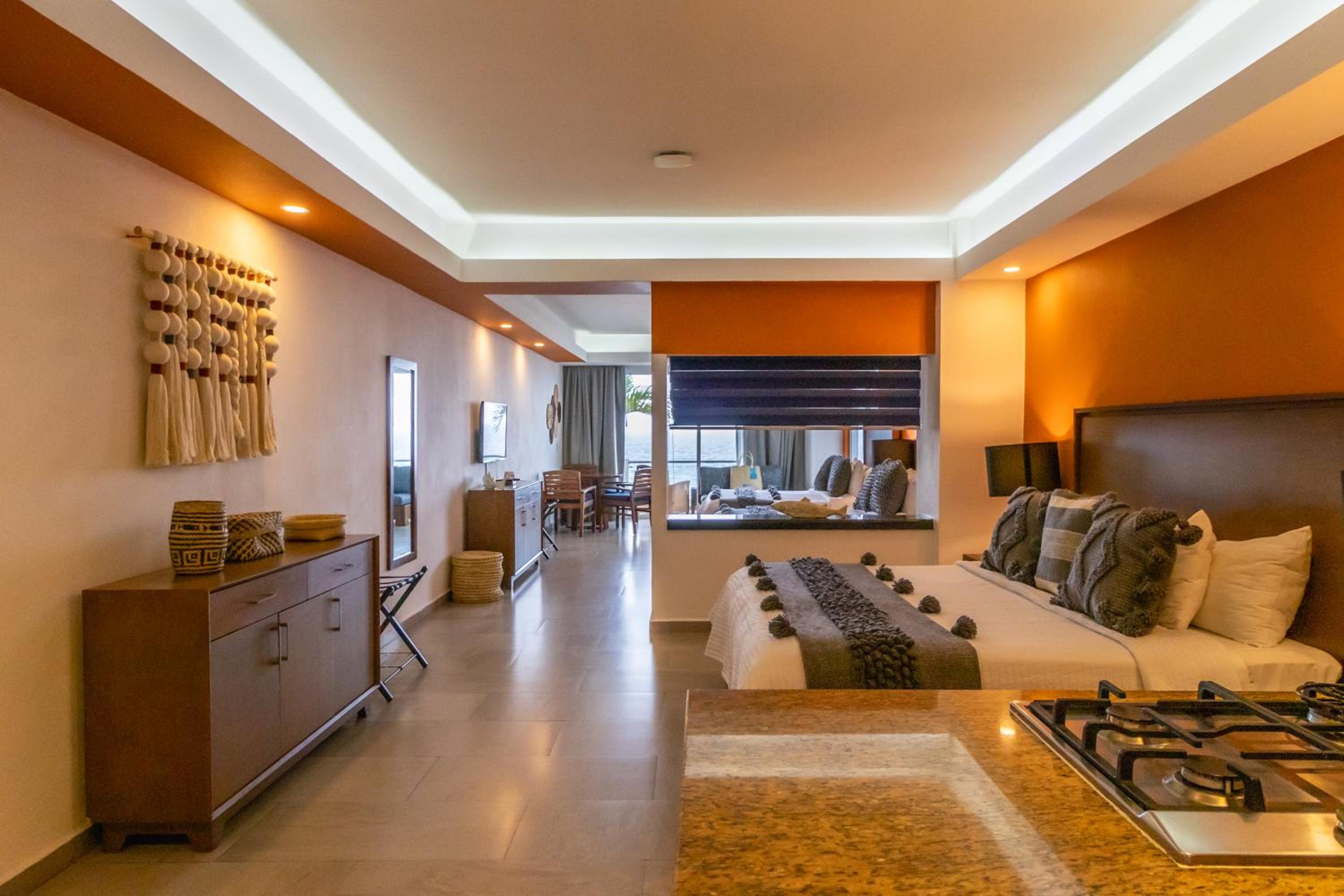 Master Suite Oceanview - Photo 1