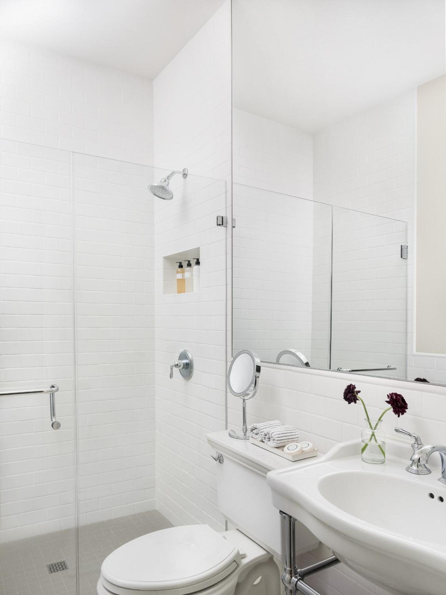 King Room - Disability Access photo 2