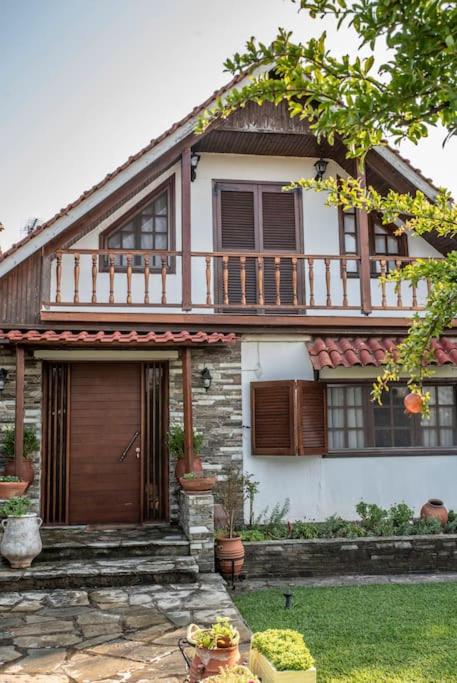 Four-Bedroom House photo 2