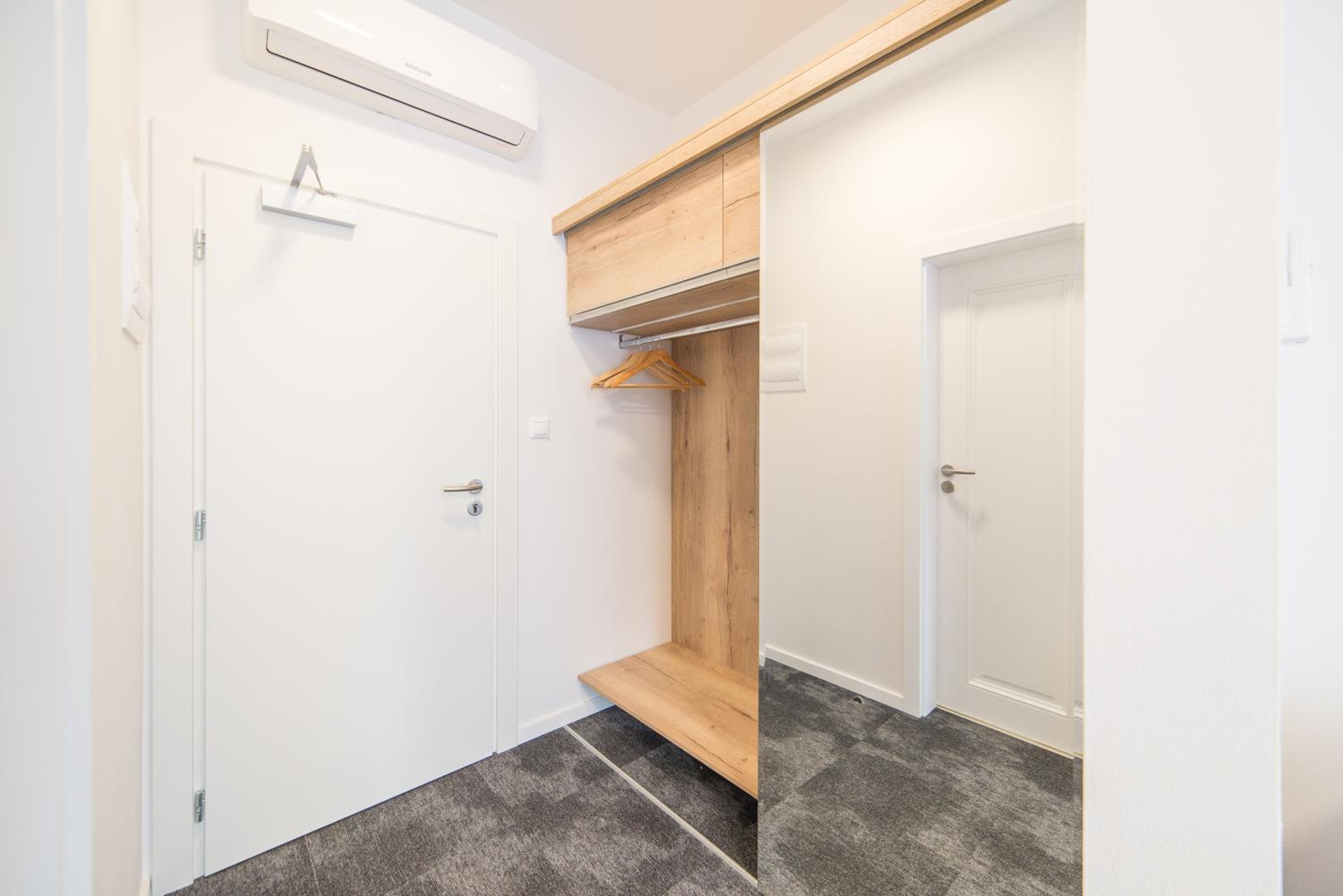 Deluxe Double Room - Photo 10
