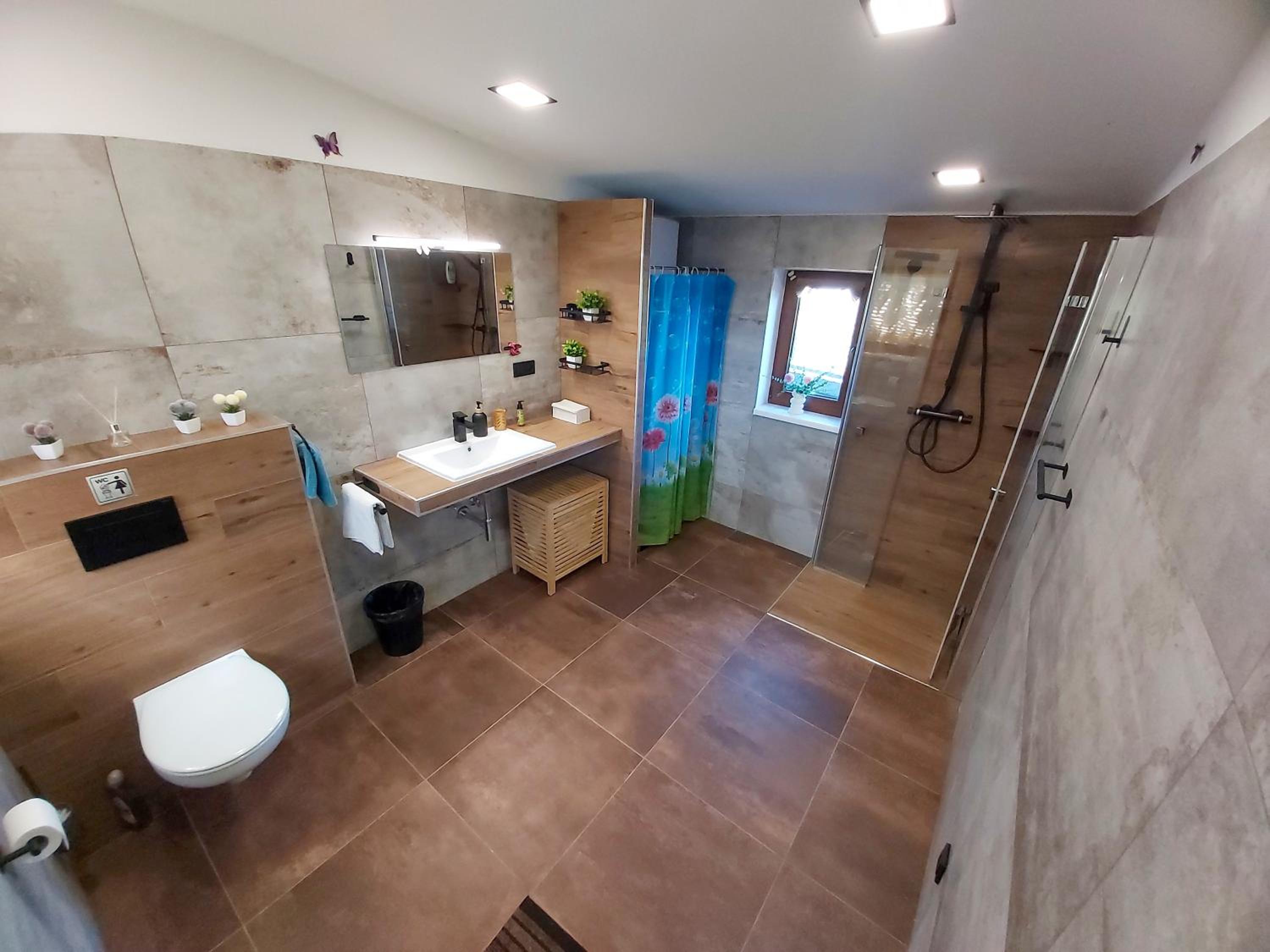 Deluxe One-Bedroom Apartment With Garden View photo 3