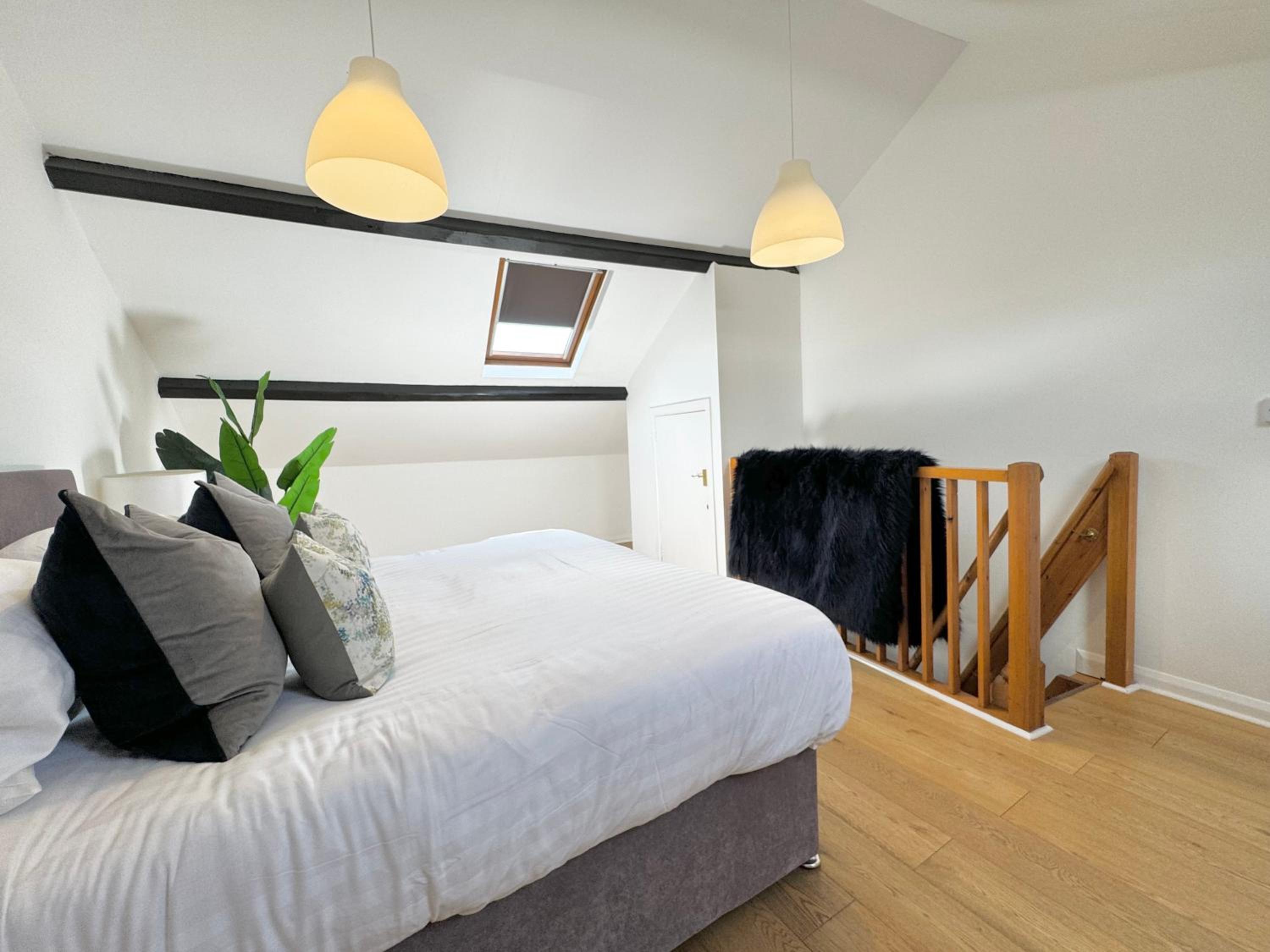 Three-Bedroom Apartment photo 2