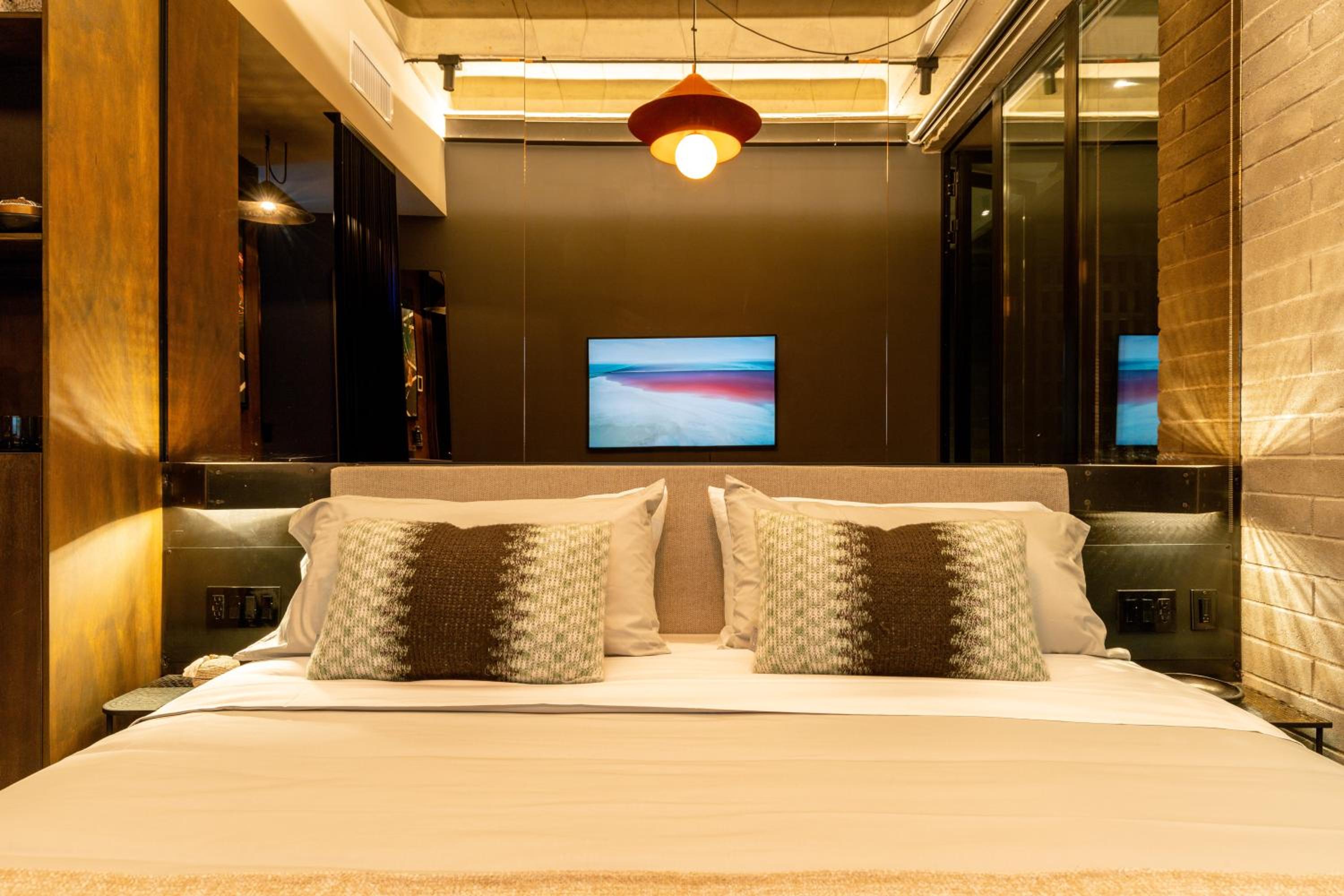 Two-bedroom apartment with balcony and Jacuzzi
