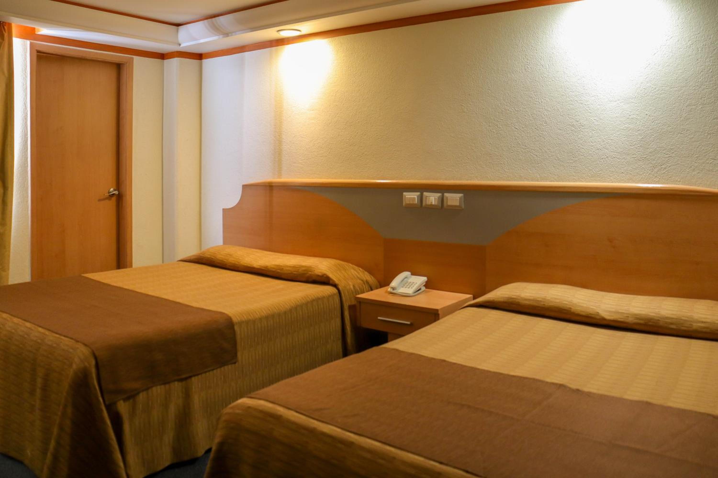 Double Room with Two Double Beds photo 3