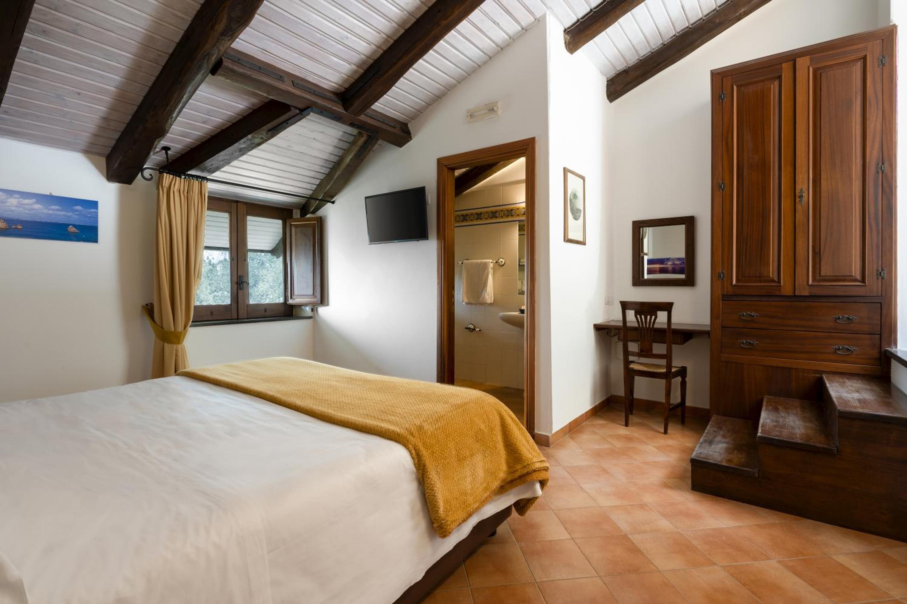 Comfort Quadruple Room - Photo 4