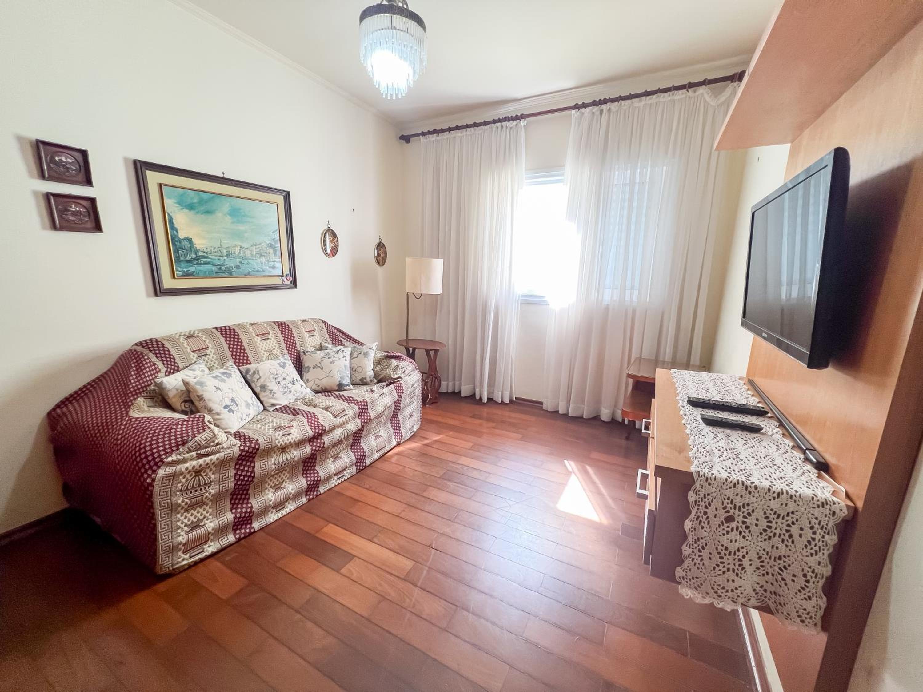 Four-Bedroom House photo 3