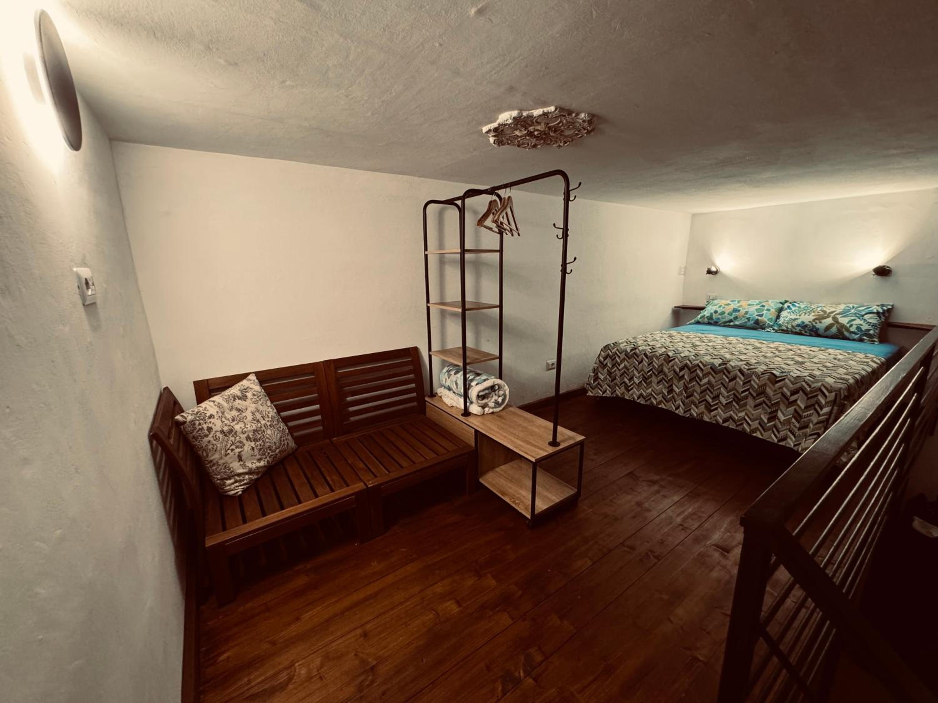 One-Bedroom Apartment photo 1