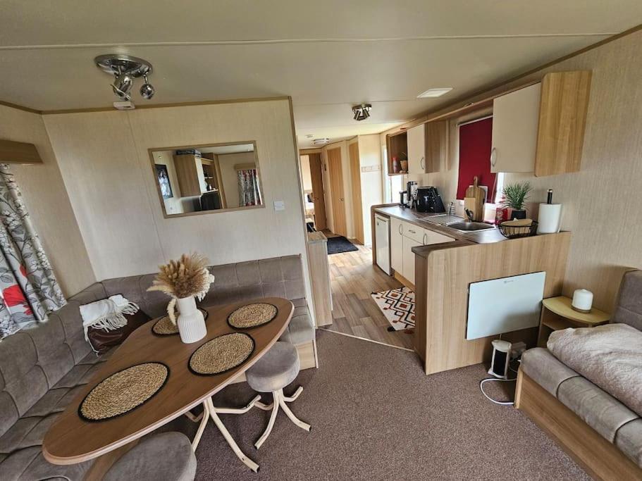 Three-Bedroom House photo 3