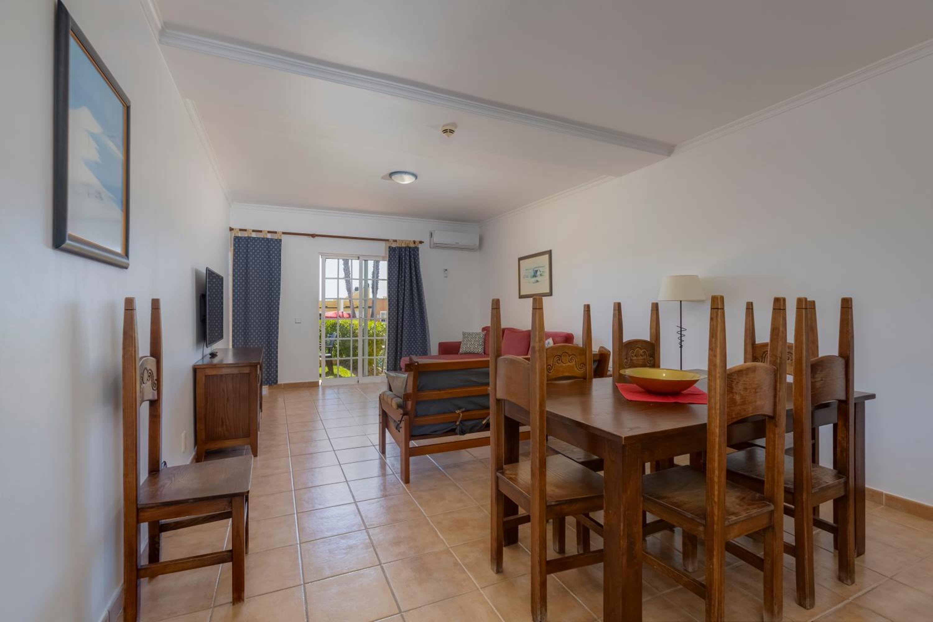 Three-Bedroom Villa (6 Adults + 2 Children up to 11 years old) photo 2